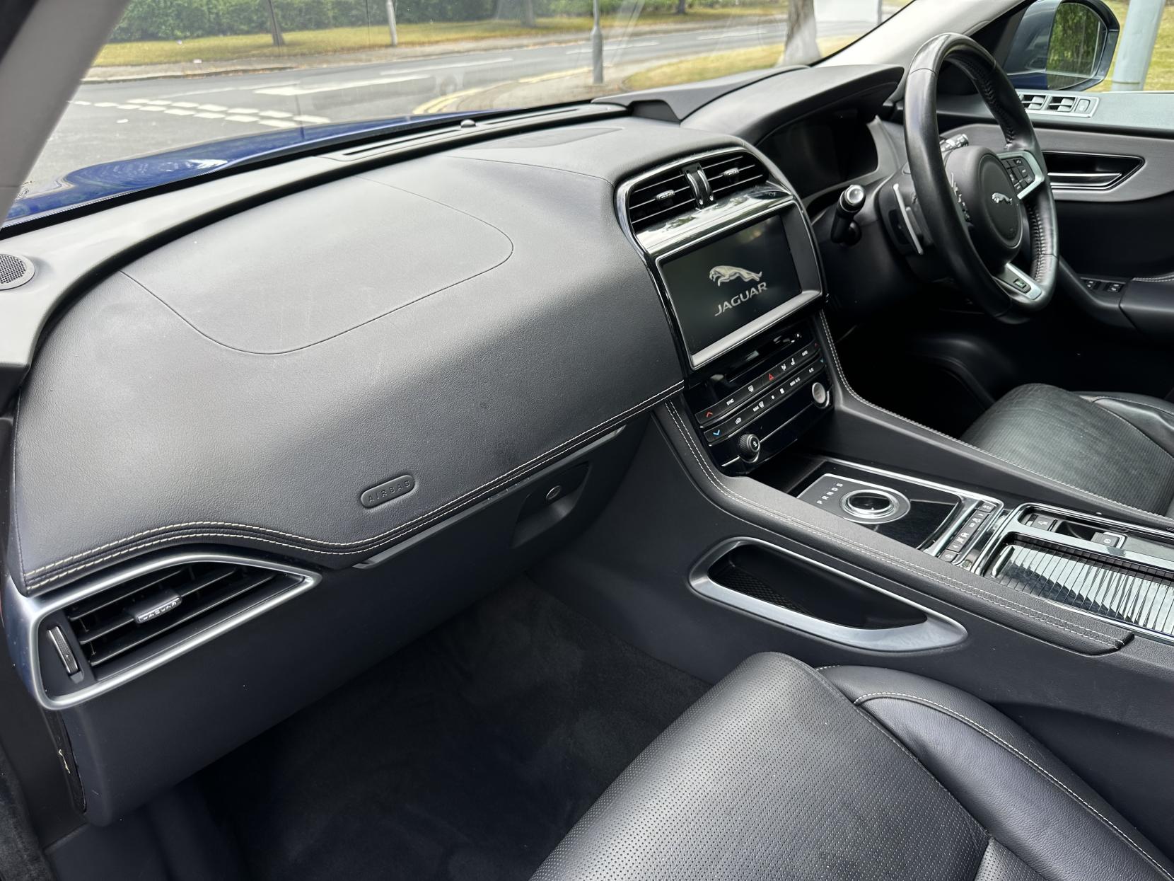 Jaguar F-PACE 2.0 D240 R-Sport SUV 5dr Diesel Auto AWD Euro 6 (s/s) (240 ps)