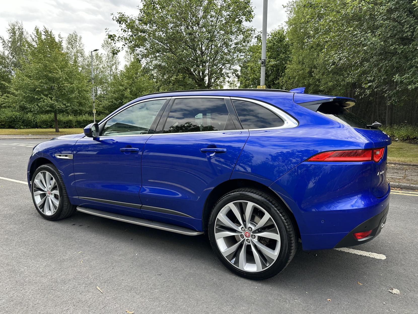 Jaguar F-PACE 2.0 D240 R-Sport SUV 5dr Diesel Auto AWD Euro 6 (s/s) (240 ps)