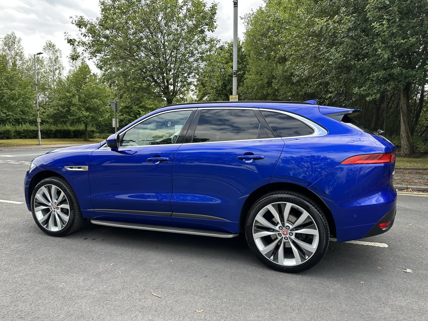 Jaguar F-PACE 2.0 D240 R-Sport SUV 5dr Diesel Auto AWD Euro 6 (s/s) (240 ps)