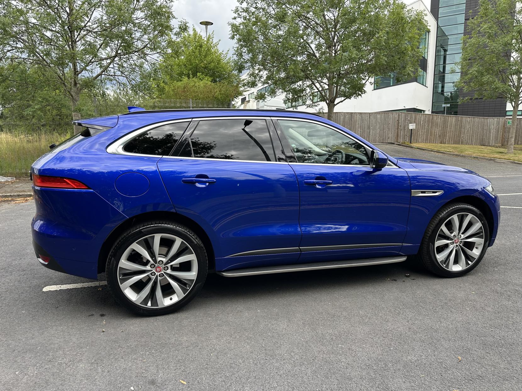 Jaguar F-PACE 2.0 D240 R-Sport SUV 5dr Diesel Auto AWD Euro 6 (s/s) (240 ps)