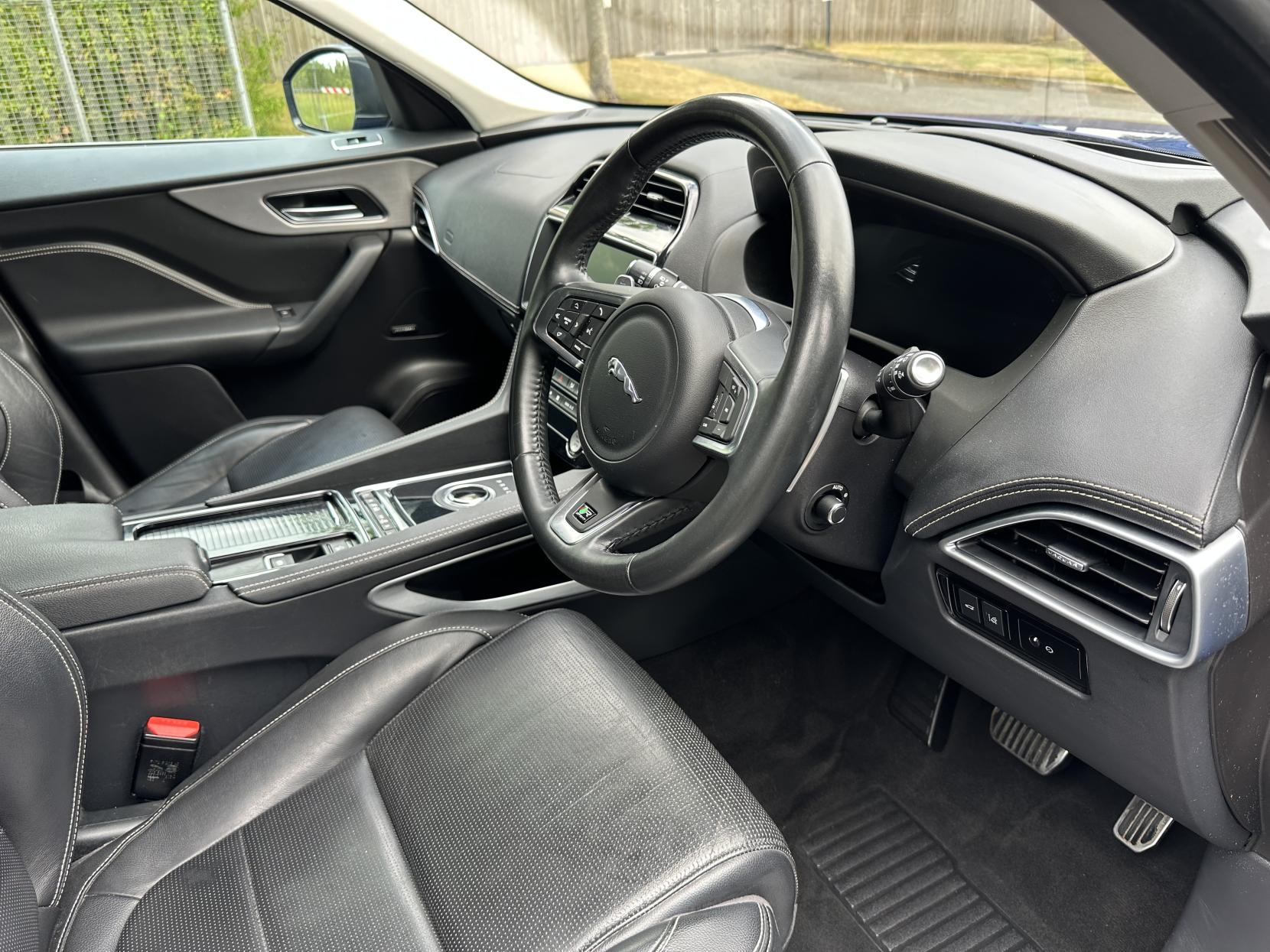 Jaguar F-PACE 2.0 D240 R-Sport SUV 5dr Diesel Auto AWD Euro 6 (s/s) (240 ps)