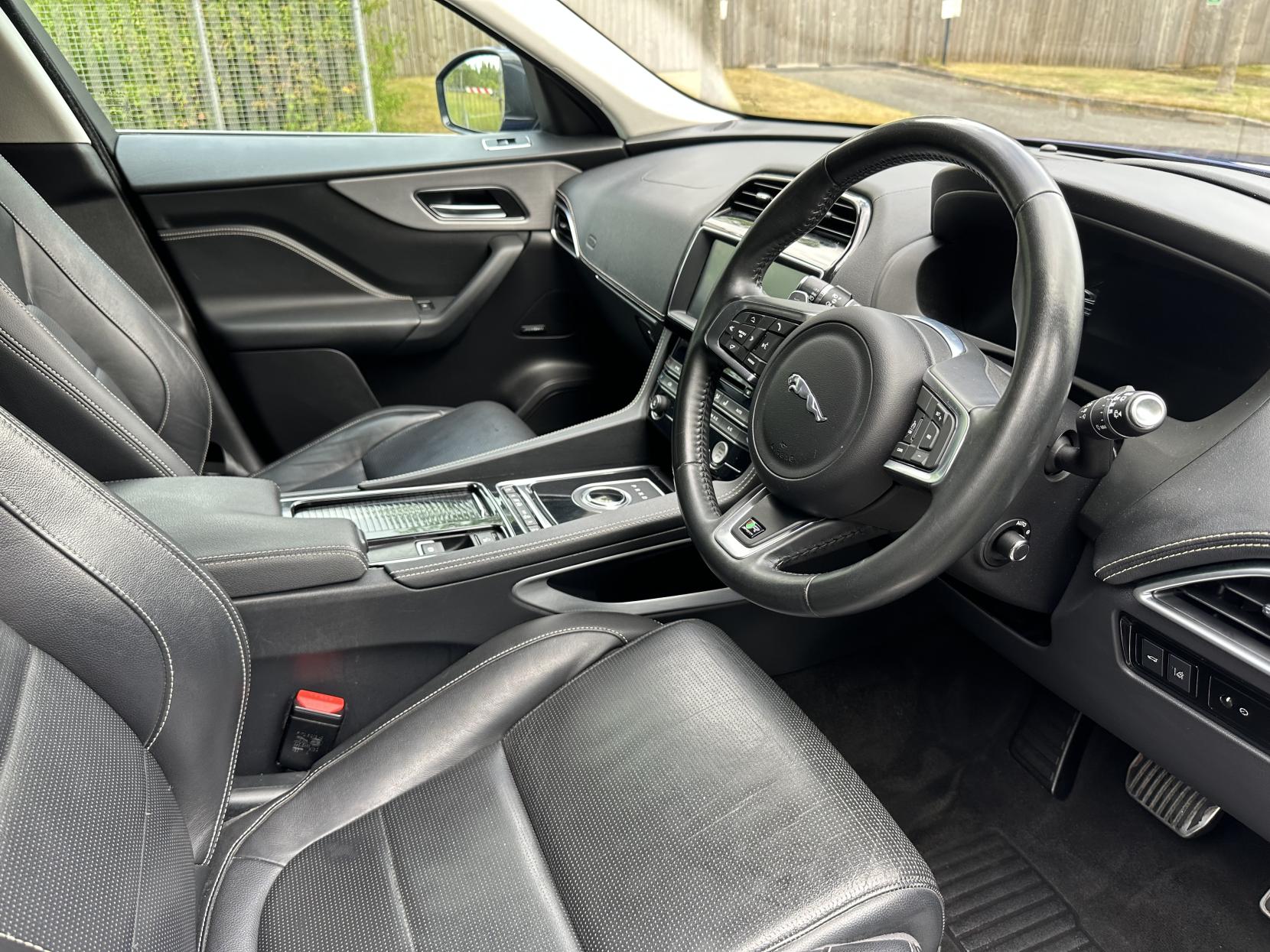 Jaguar F-PACE 2.0 D240 R-Sport SUV 5dr Diesel Auto AWD Euro 6 (s/s) (240 ps)