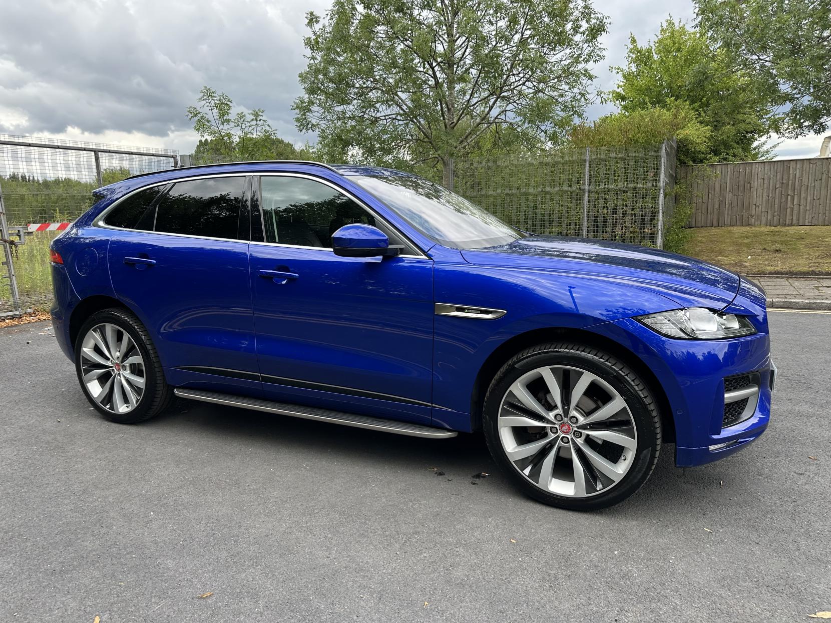 Jaguar F-PACE 2.0 D240 R-Sport SUV 5dr Diesel Auto AWD Euro 6 (s/s) (240 ps)