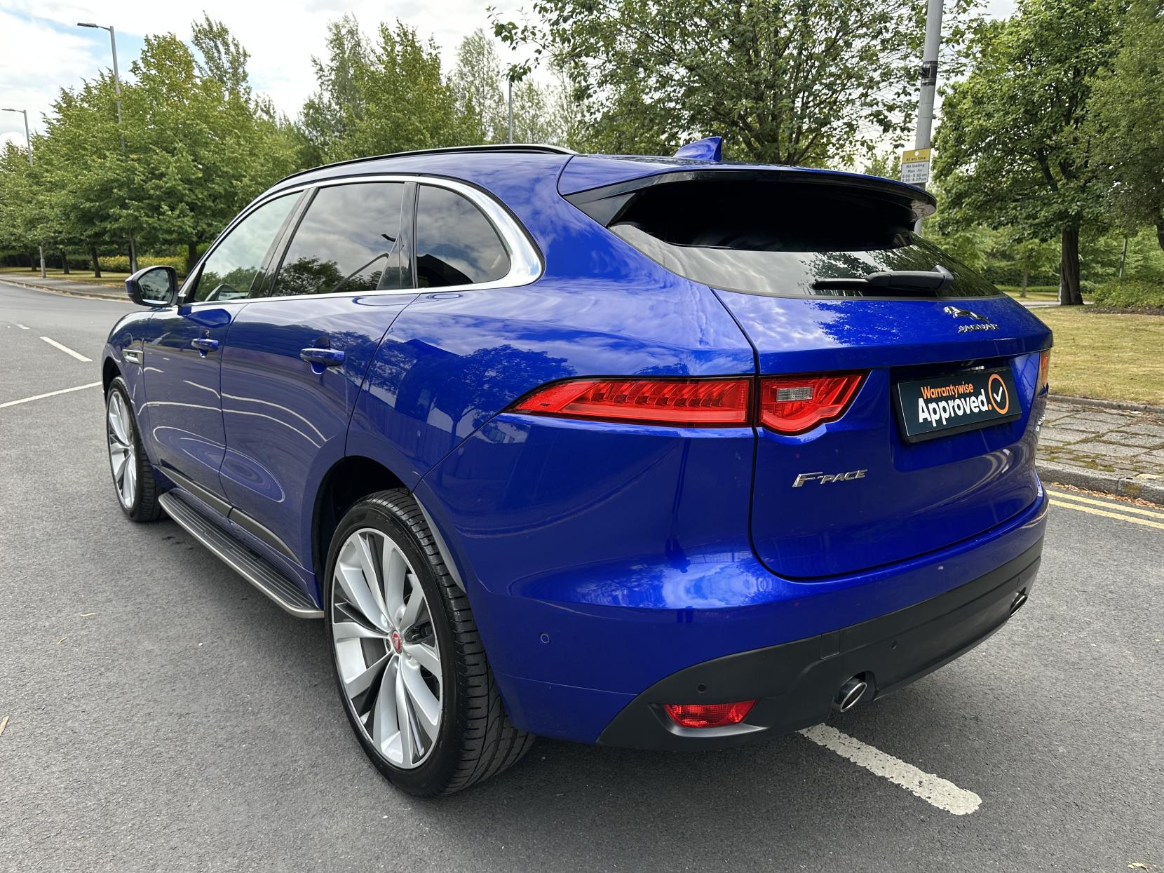 Jaguar F-PACE 2.0 D240 R-Sport SUV 5dr Diesel Auto AWD Euro 6 (s/s) (240 ps)