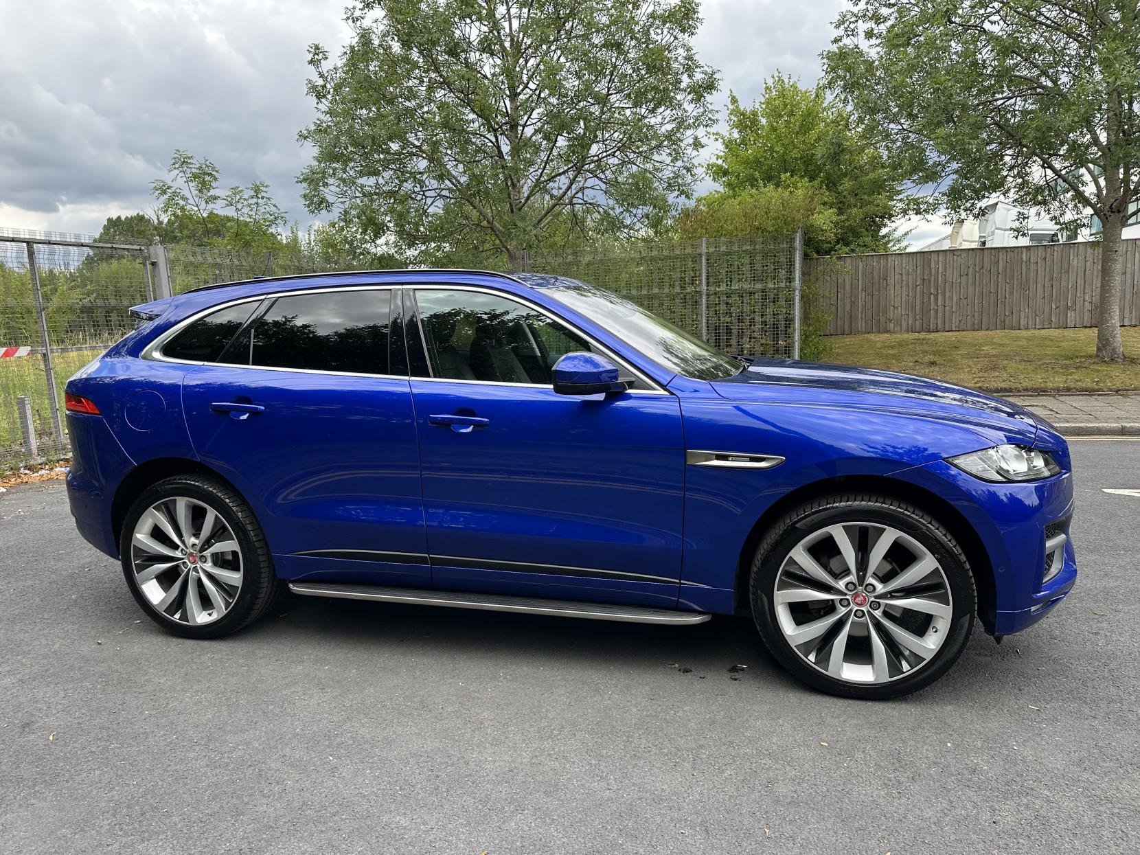 Jaguar F-PACE 2.0 D240 R-Sport SUV 5dr Diesel Auto AWD Euro 6 (s/s) (240 ps)