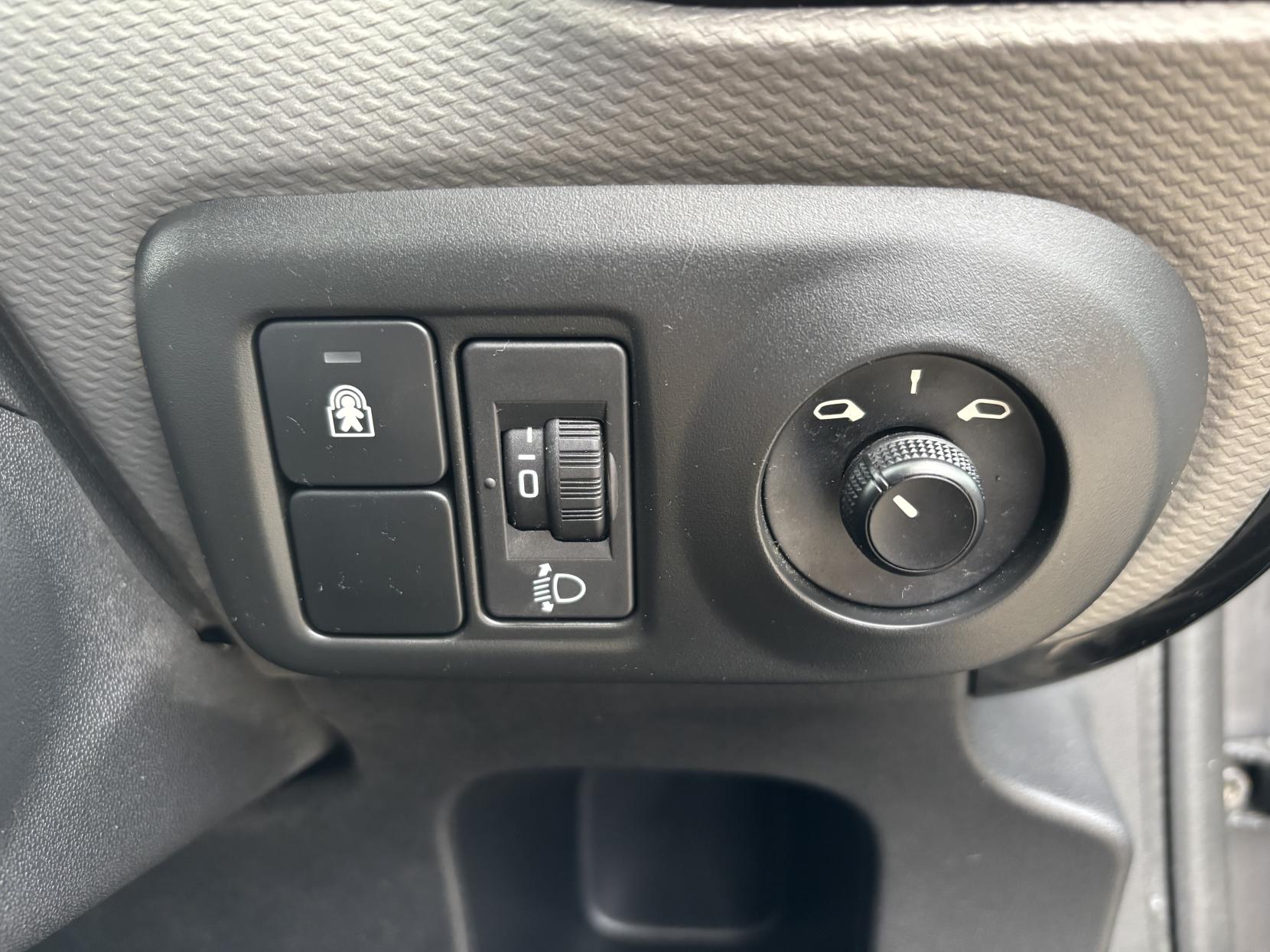 Citroen C4 Cactus 1.2 PureTech GPF Feel Hatchback 5dr Petrol Manual Euro 6 (s/s) (110 ps)