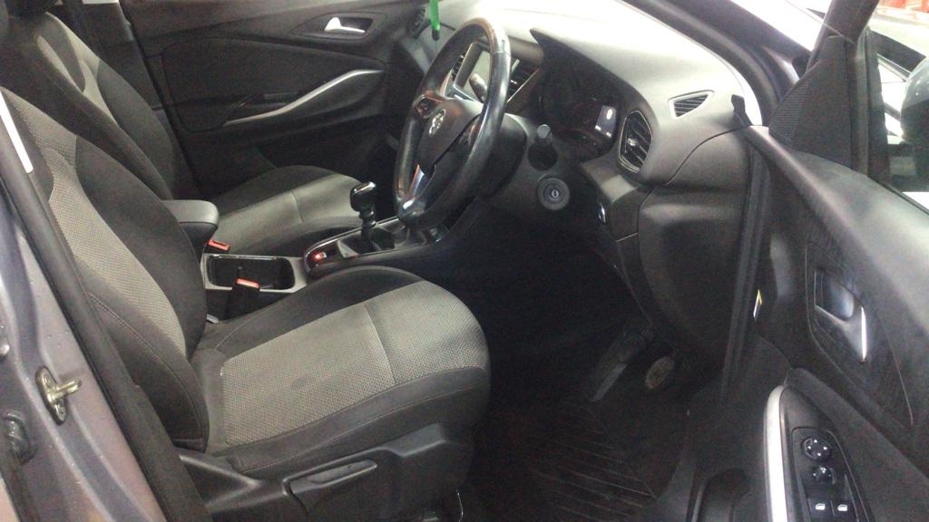 Vauxhall Grandland X 1.2 Turbo SE Premium SUV 5dr Petrol Manual Euro 6 (s/s) (130 ps)