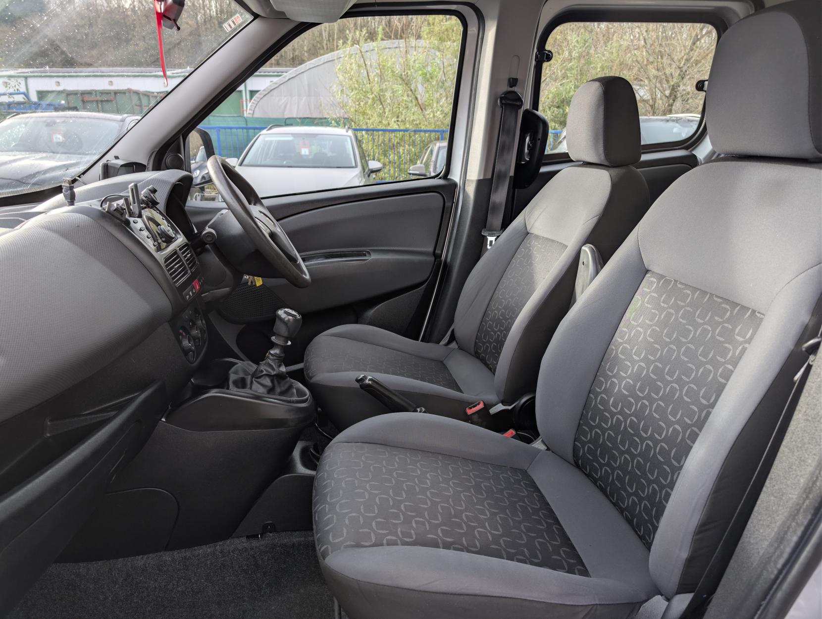 Fiat Doblo 1.6 MultiJet Easy MPV 5dr Diesel Manual Euro 6 (95 ps)