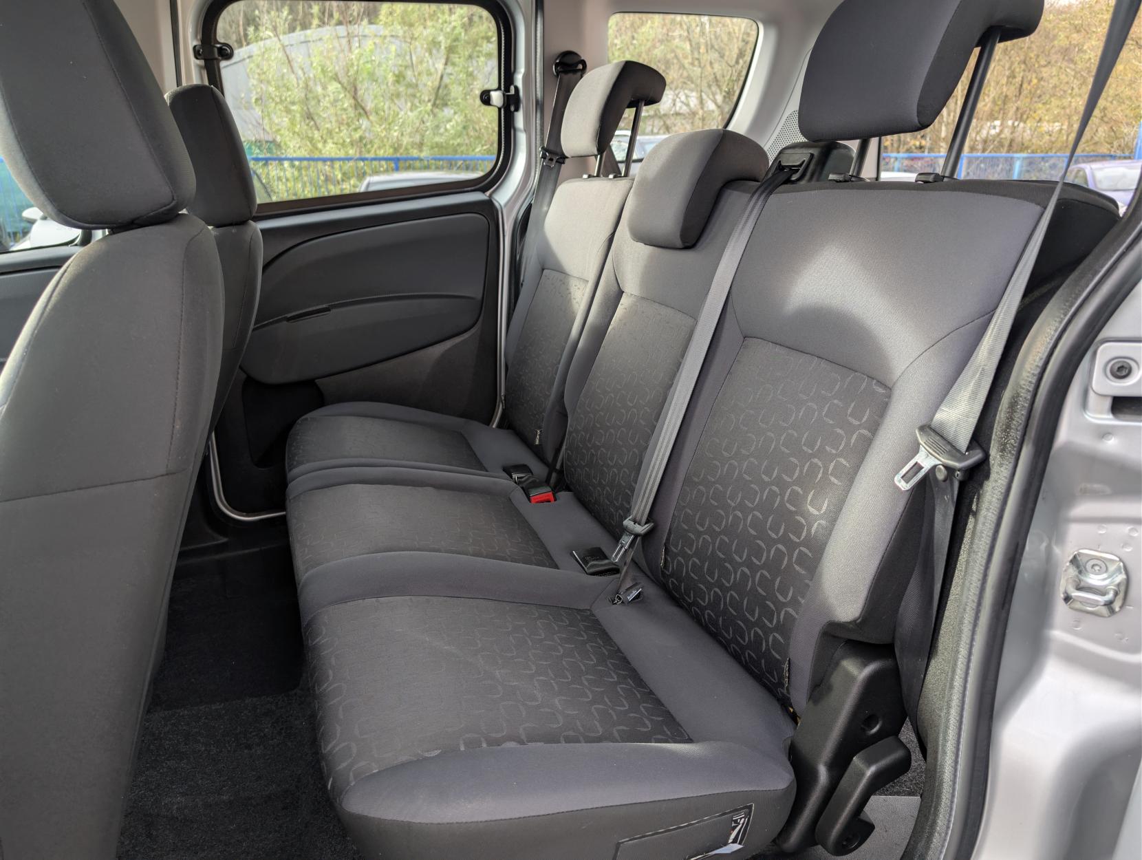 Fiat Doblo 1.6 MultiJet Easy MPV 5dr Diesel Manual Euro 6 (95 ps)