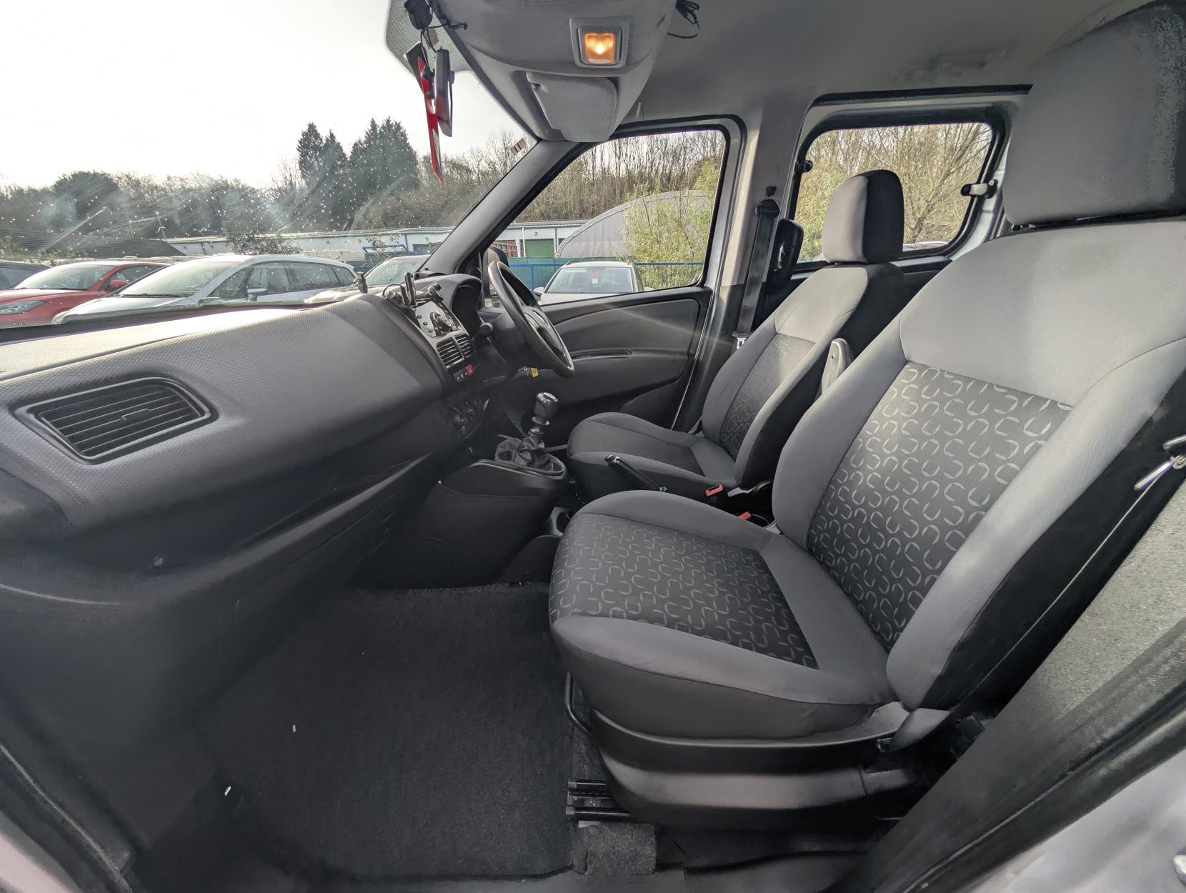 Fiat Doblo 1.6 MultiJet Easy MPV 5dr Diesel Manual Euro 6 (95 ps)