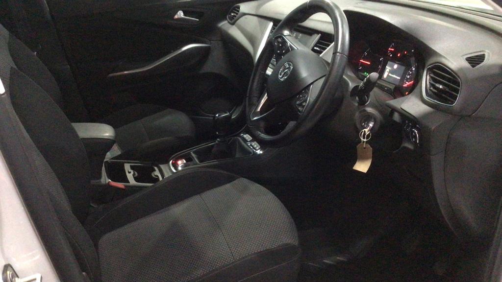 Vauxhall Grandland X 1.2 Turbo GPF SE SUV 5dr Petrol Manual Euro 6 (s/s) (130 ps)