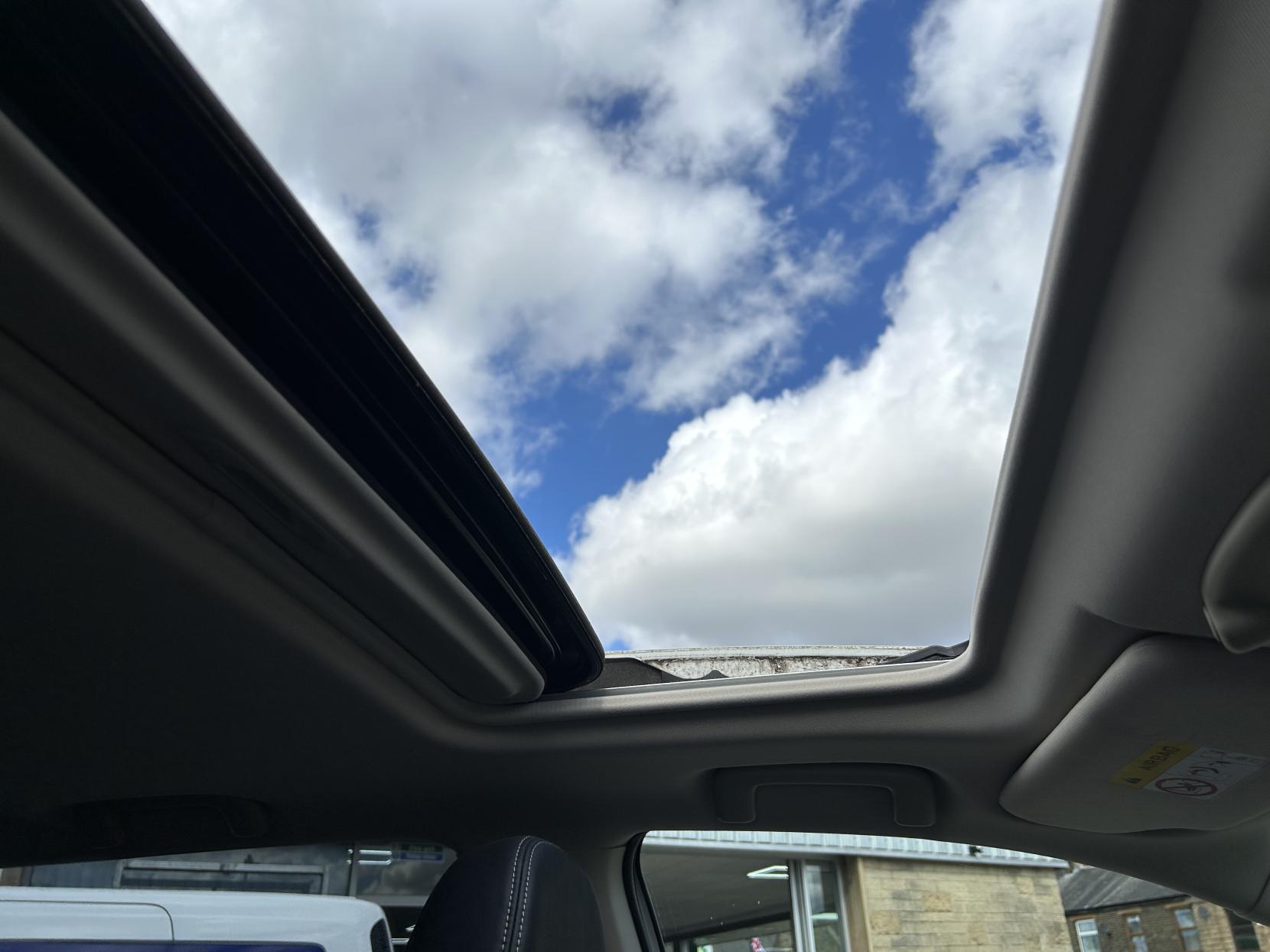 Mitsubishi Outlander 2.0h 12kWh GX4h SUV 5dr Petrol Plug-in Hybrid CVT 4WD Euro 6 (s/s) (200 ps)