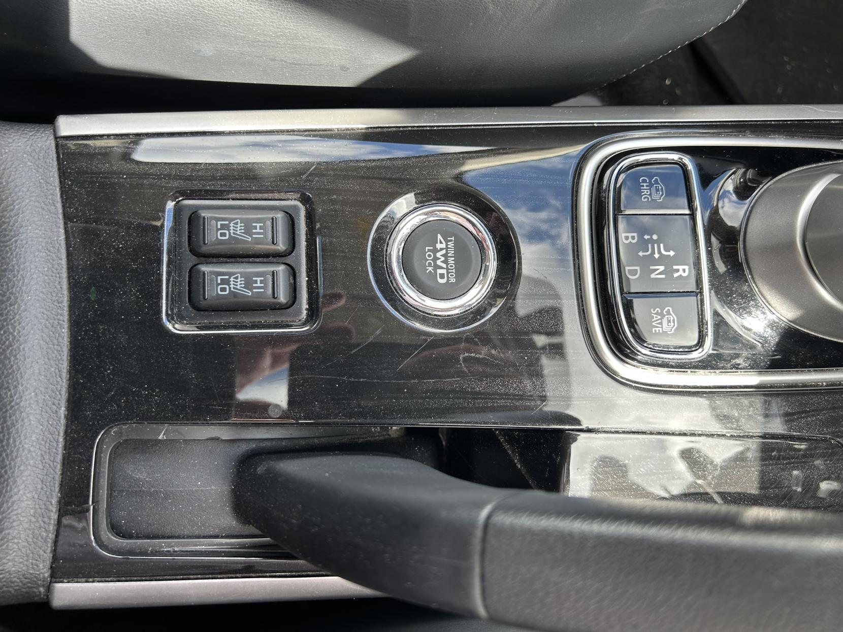 Mitsubishi Outlander 2.0h 12kWh GX4h SUV 5dr Petrol Plug-in Hybrid CVT 4WD Euro 6 (s/s) (200 ps)