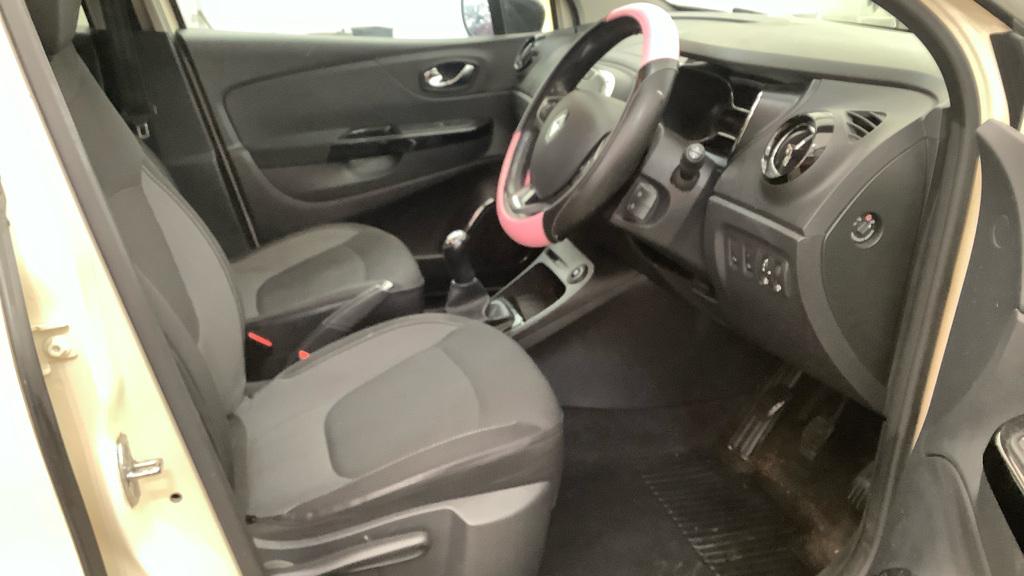 Renault Captur 0.9 TCe ENERGY Dynamique S Nav SUV 5dr Petrol Manual Euro 6 (s/s) (90 ps)
