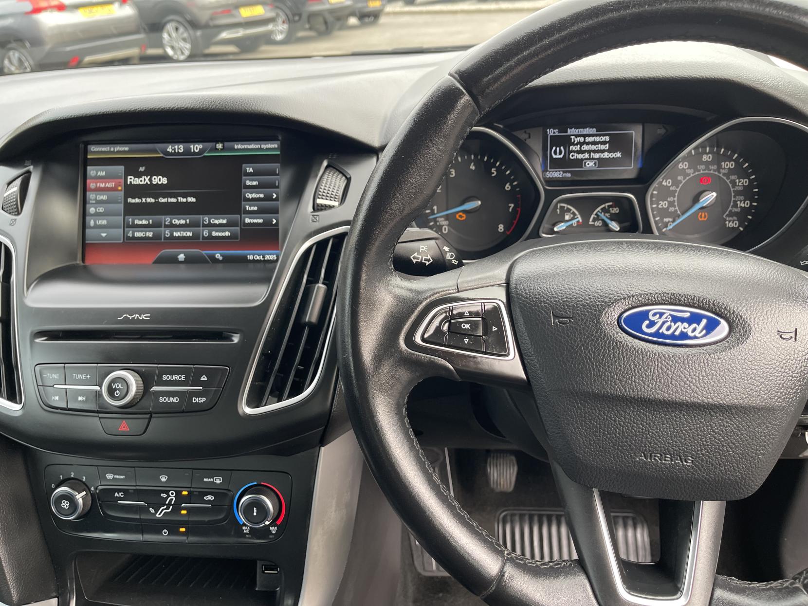 Ford Focus 1.0T EcoBoost Zetec Hatchback 5dr Petrol Manual Euro 6 (s/s) (100 ps)
