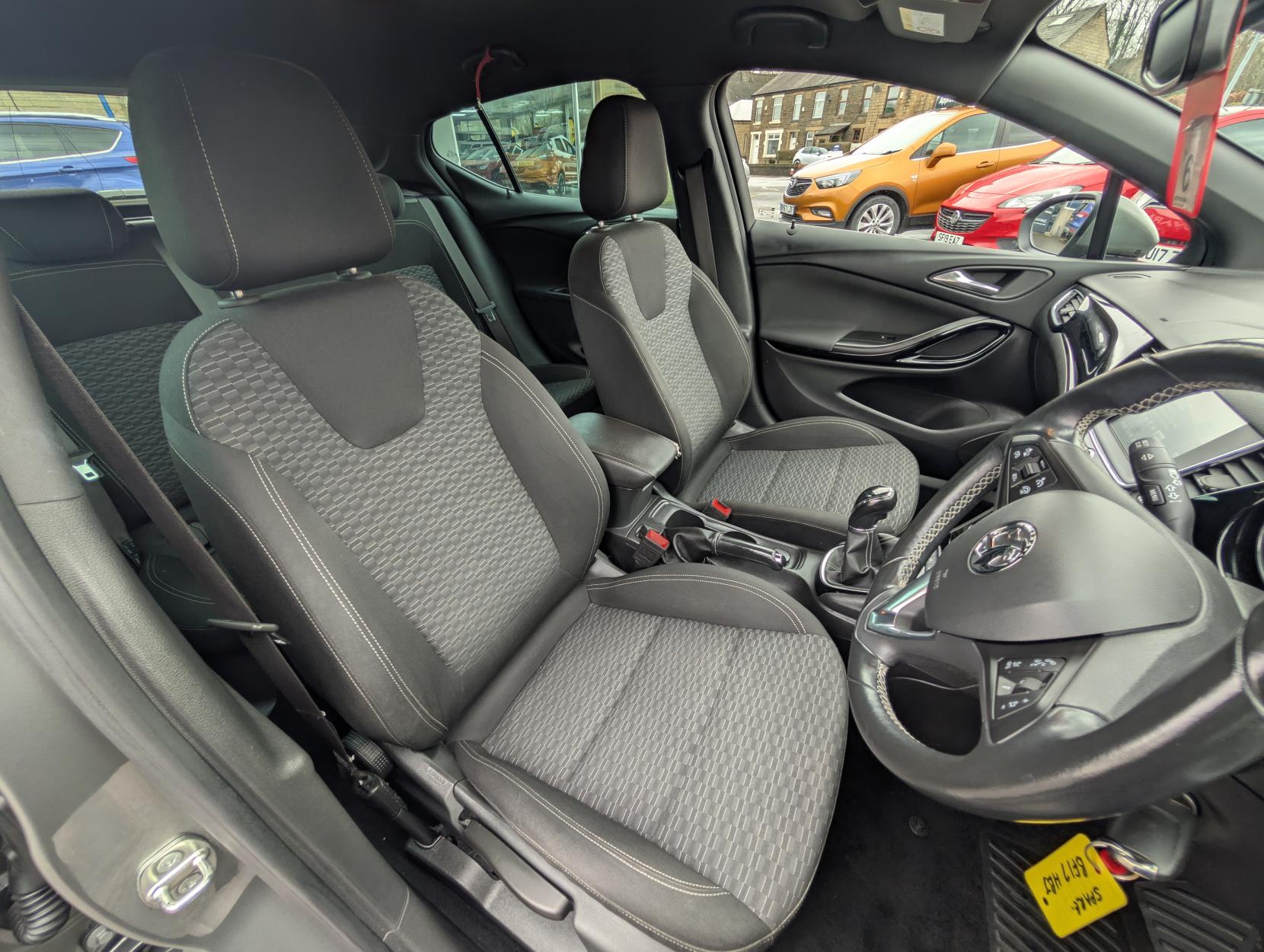 Vauxhall Astra 1.6i Turbo SRi Hatchback 5dr Petrol Manual Euro 6 (s/s) (200 ps)