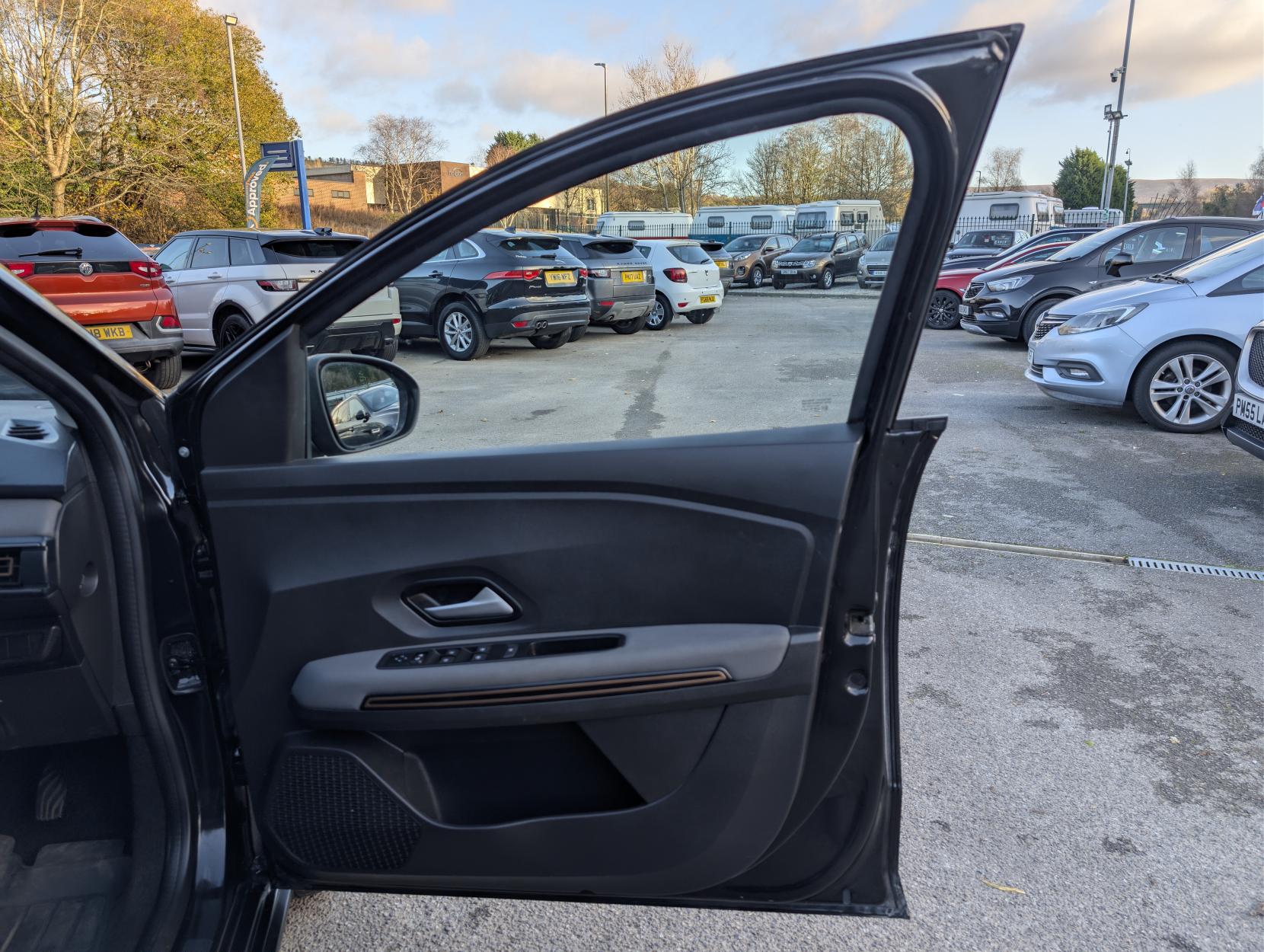 Dacia Jogger 1.0 TCe EXTREME MPV 5dr Petrol Manual Euro 6 (s/s) (110 ps)