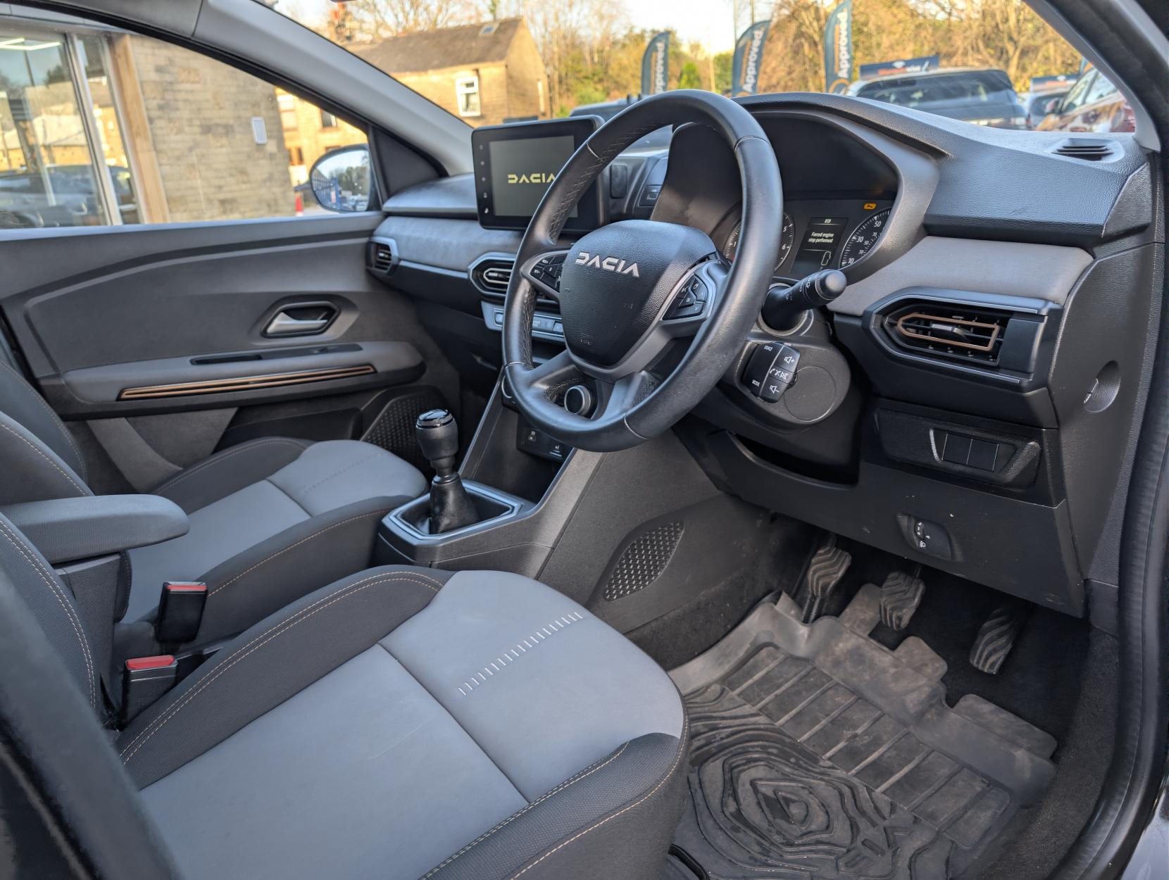 Dacia Jogger 1.0 TCe EXTREME MPV 5dr Petrol Manual Euro 6 (s/s) (110 ps)