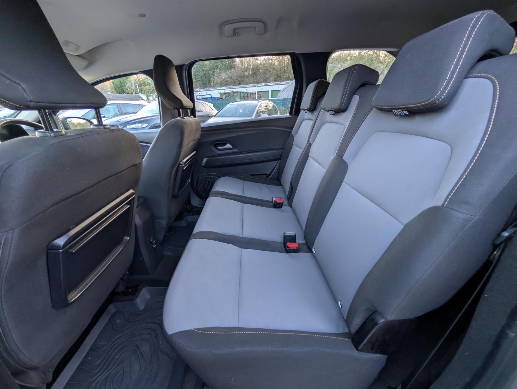 Dacia Jogger 1.0 TCe EXTREME MPV 5dr Petrol Manual Euro 6 (s/s) (110 ps)