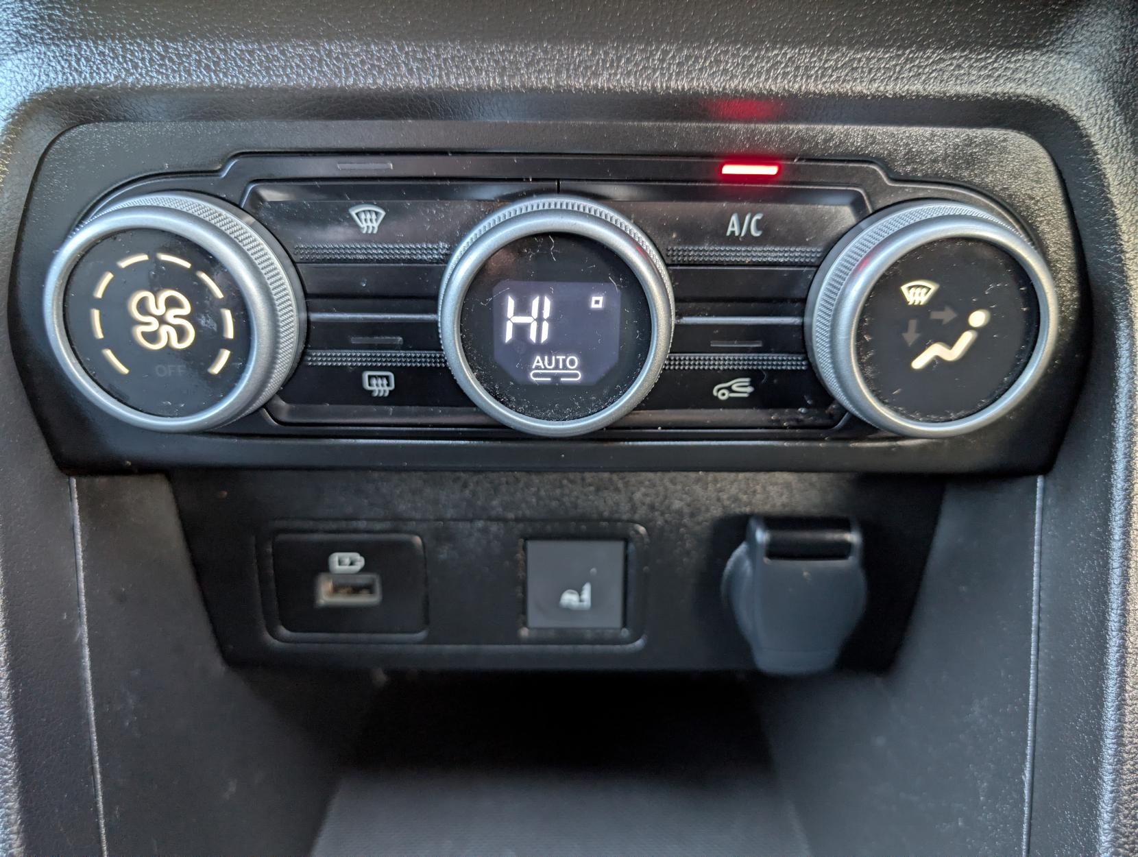 Dacia Jogger 1.0 TCe EXTREME MPV 5dr Petrol Manual Euro 6 (s/s) (110 ps)