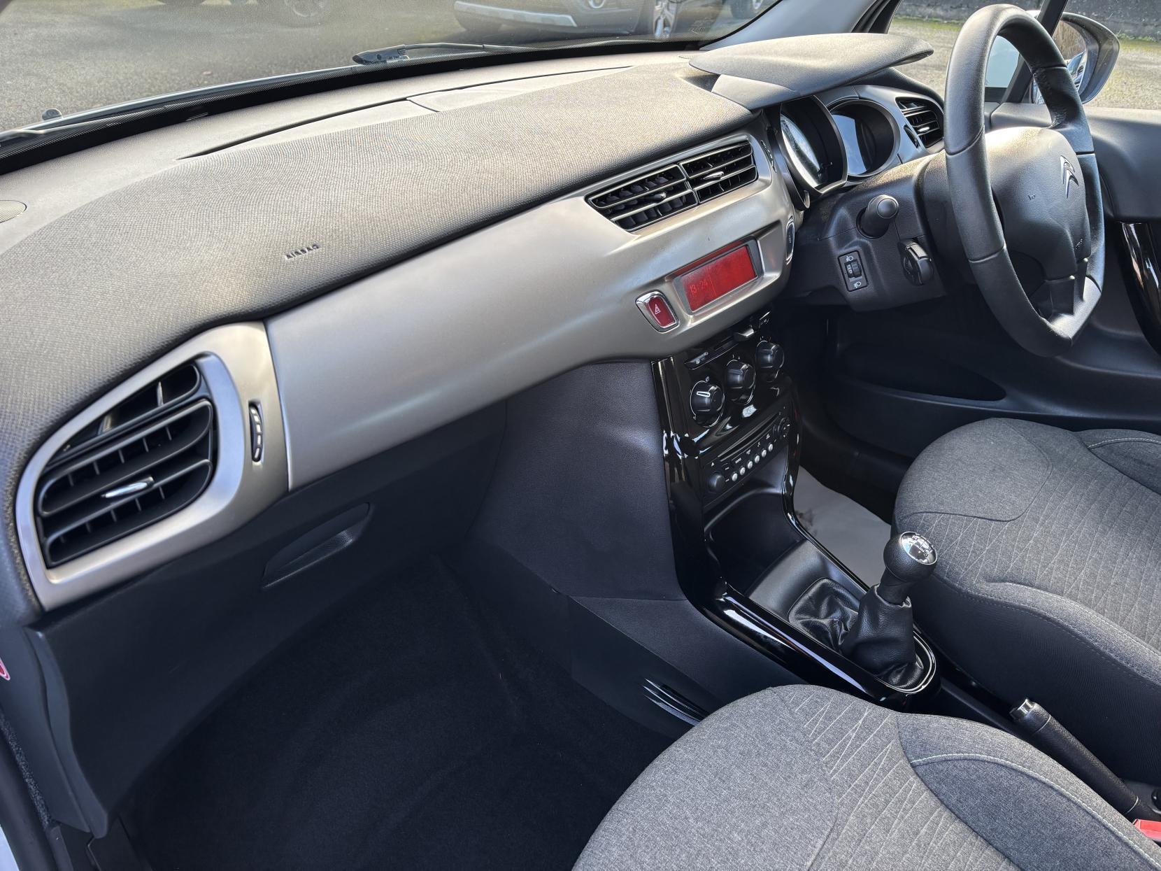 Citroen C3 1.2 PureTech Edition Hatchback 5dr Petrol Manual Euro 6 (82 ps)