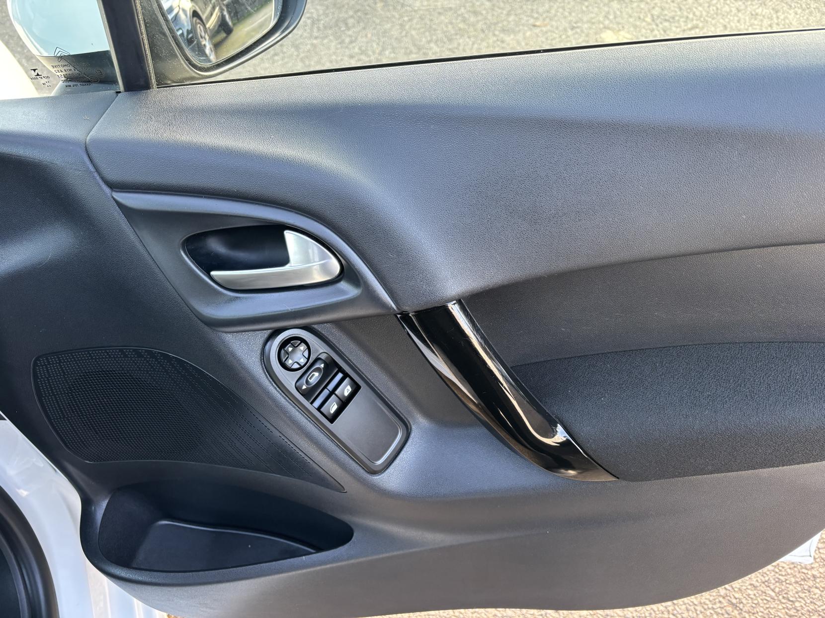 Citroen C3 1.2 PureTech Edition Hatchback 5dr Petrol Manual Euro 6 (82 ps)