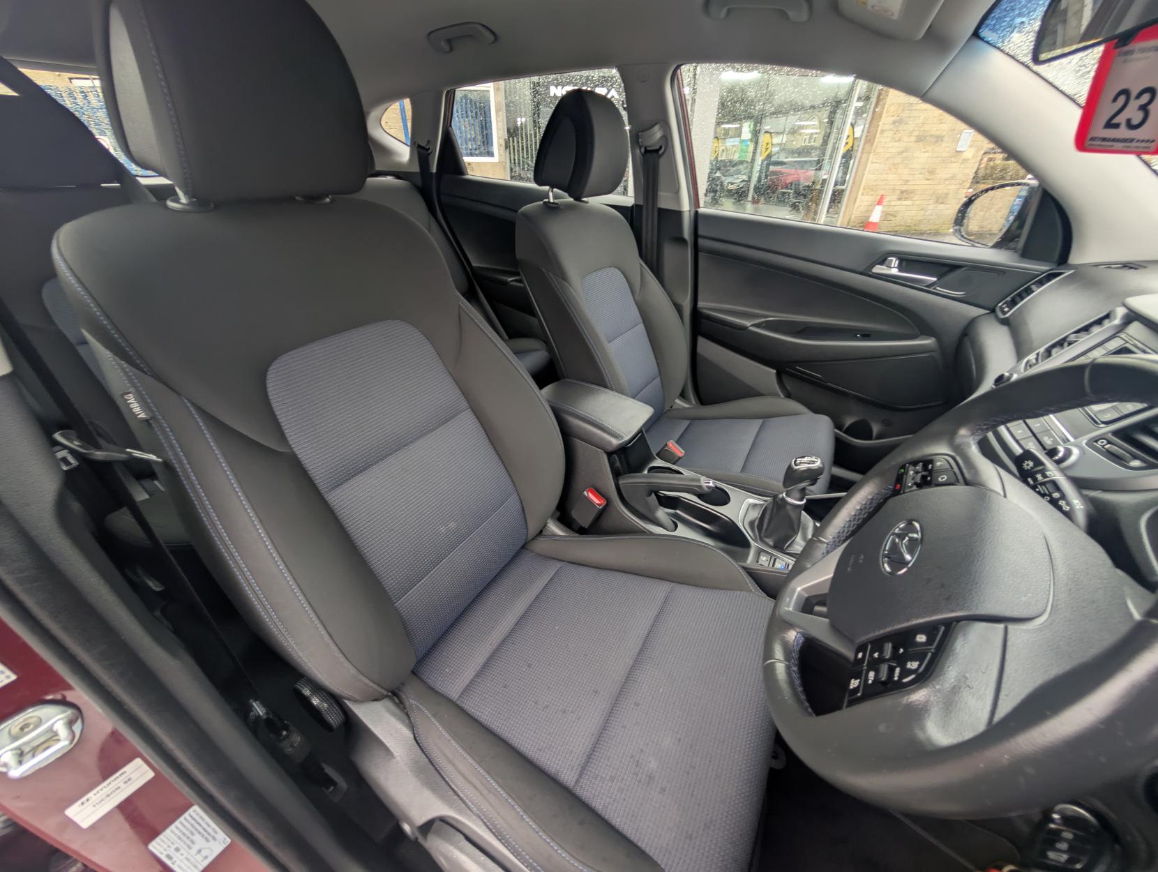 Hyundai TUCSON 1.7 CRDi Blue Drive SE SUV 5dr Diesel Manual Euro 6 (s/s) (116 ps)