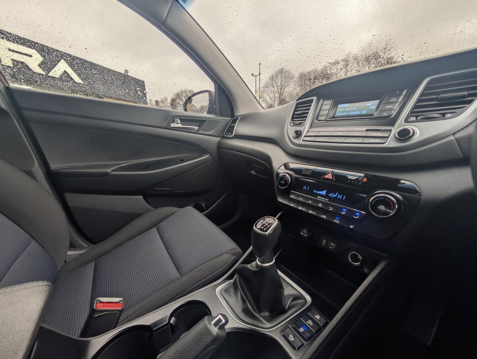 Hyundai TUCSON 1.7 CRDi Blue Drive SE SUV 5dr Diesel Manual Euro 6 (s/s) (116 ps)