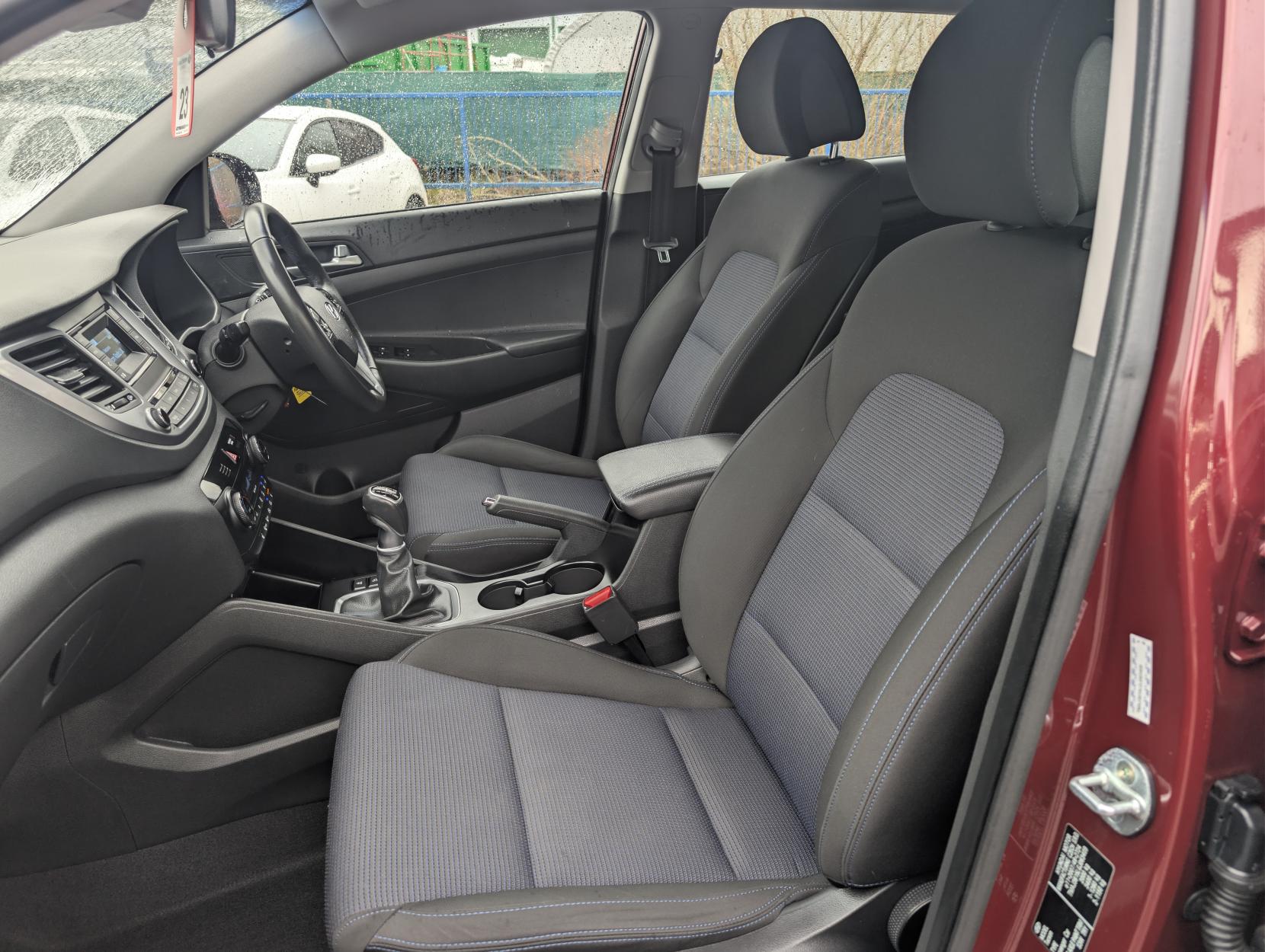 Hyundai TUCSON 1.7 CRDi Blue Drive SE SUV 5dr Diesel Manual Euro 6 (s/s) (116 ps)