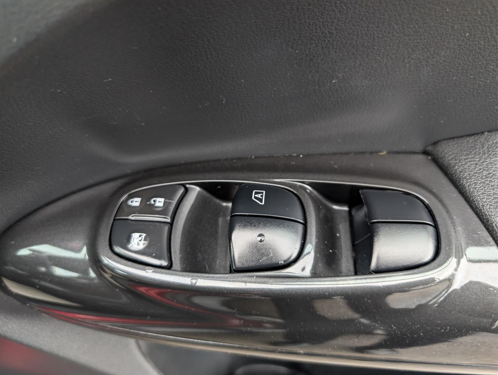 Nissan Juke 1.2 DIG-T Tekna SUV 5dr Petrol Manual Euro 6 (s/s) (115 ps)