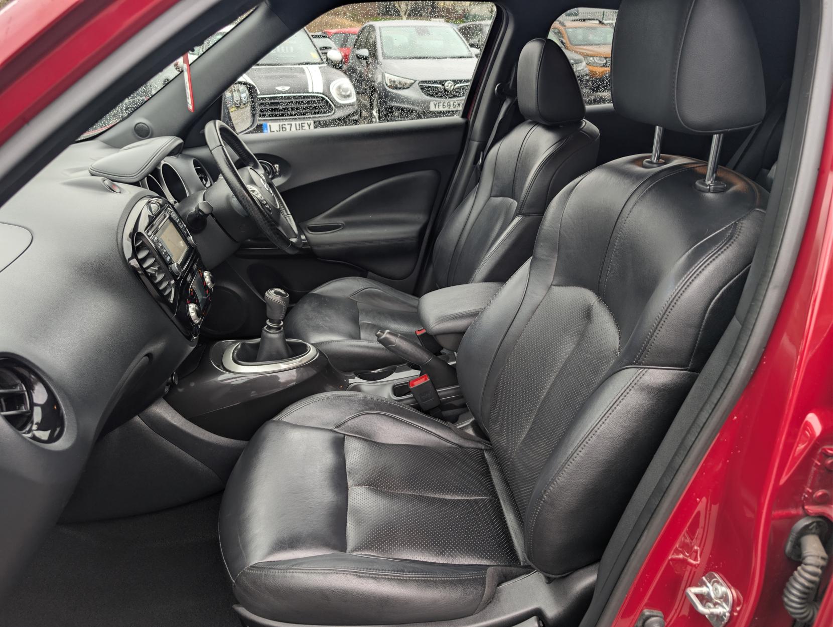 Nissan Juke 1.2 DIG-T Tekna SUV 5dr Petrol Manual Euro 6 (s/s) (115 ps)