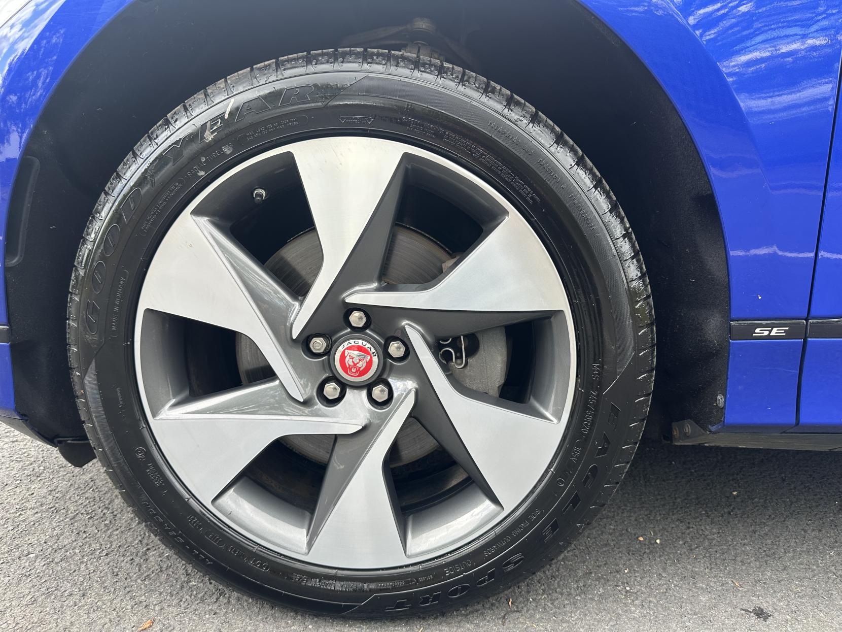 Jaguar I-PACE 400 90kWh SE SUV 5dr Electric Auto 4WD (400 ps)