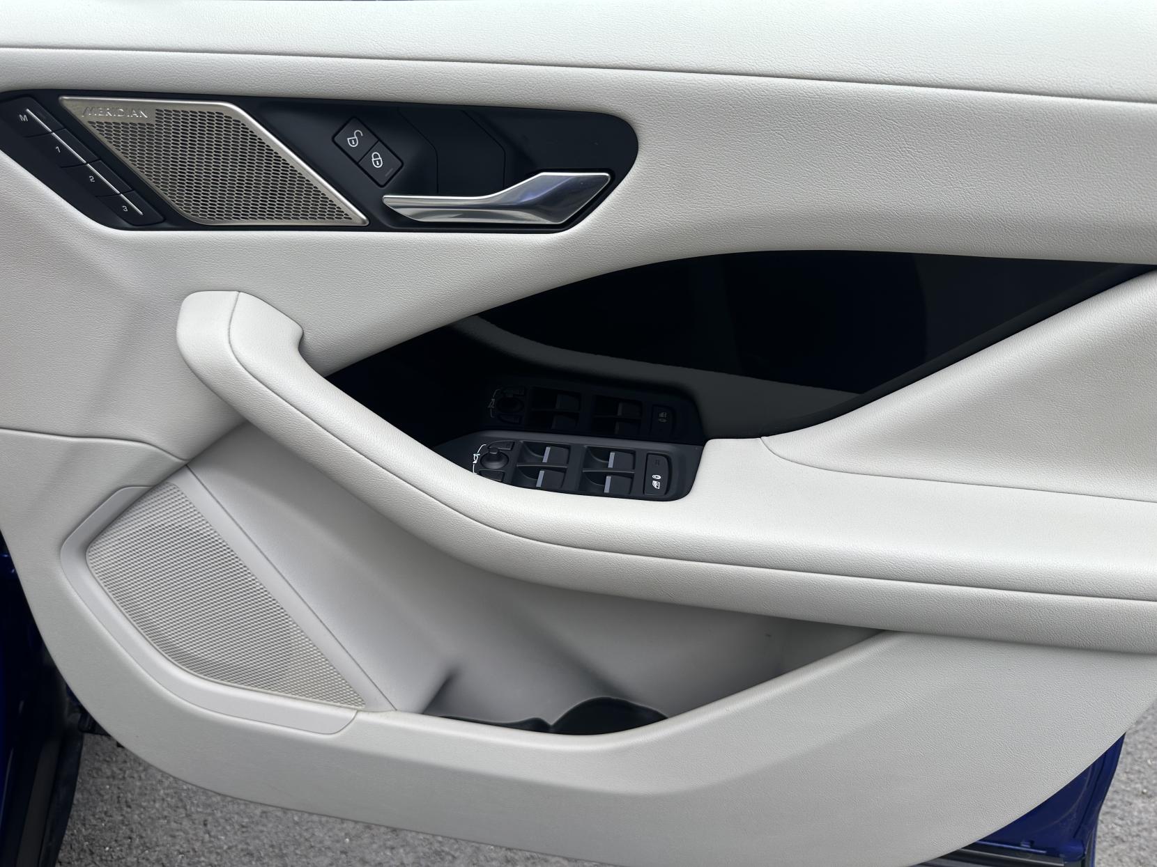 Jaguar I-PACE 400 90kWh SE SUV 5dr Electric Auto 4WD (400 ps)