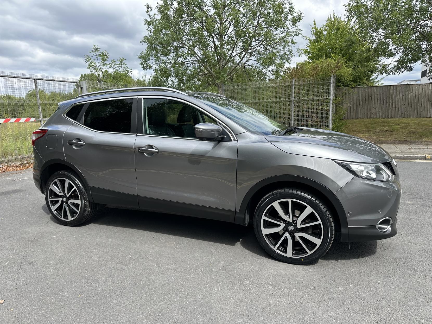 Nissan Qashqai 1.5 dCi Tekna SUV 5dr Diesel Manual 2WD Euro 6 (s/s) (110 ps)