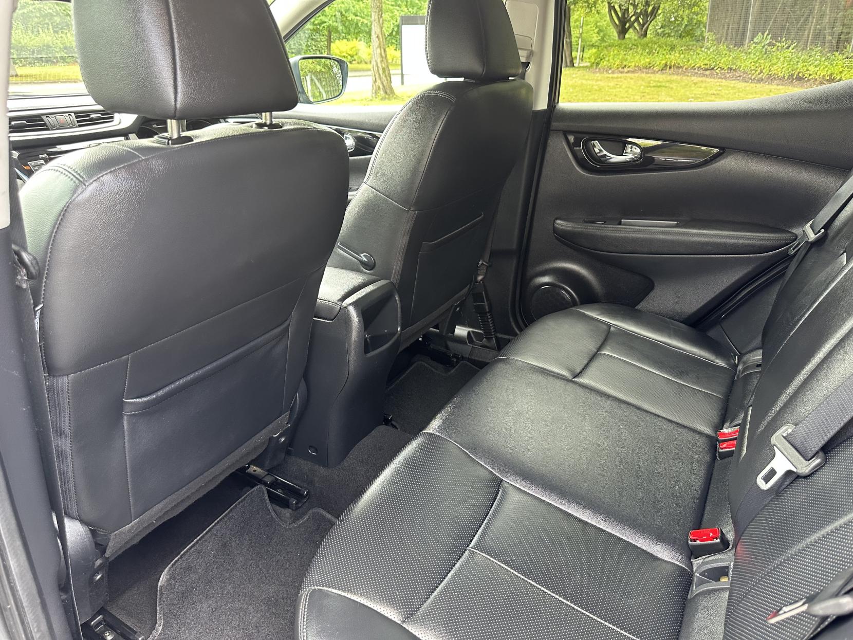 Nissan Qashqai 1.5 dCi Tekna SUV 5dr Diesel Manual 2WD Euro 6 (s/s) (110 ps)