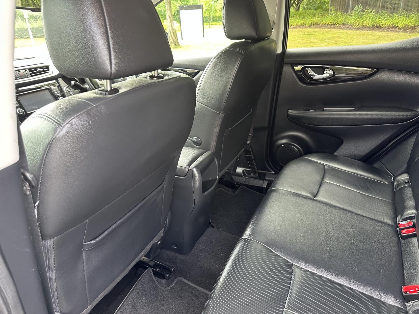 Nissan Qashqai 1.5 dCi Tekna SUV 5dr Diesel Manual 2WD Euro 6 (s/s) (110 ps)