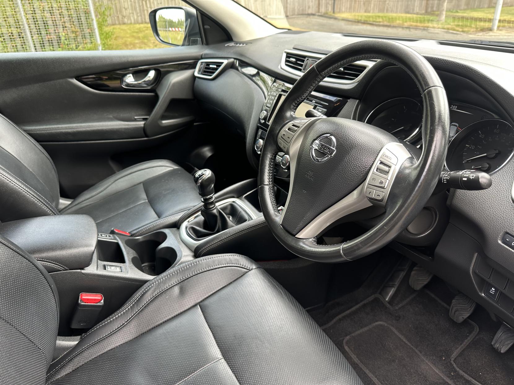 Nissan Qashqai 1.5 dCi Tekna SUV 5dr Diesel Manual 2WD Euro 6 (s/s) (110 ps)