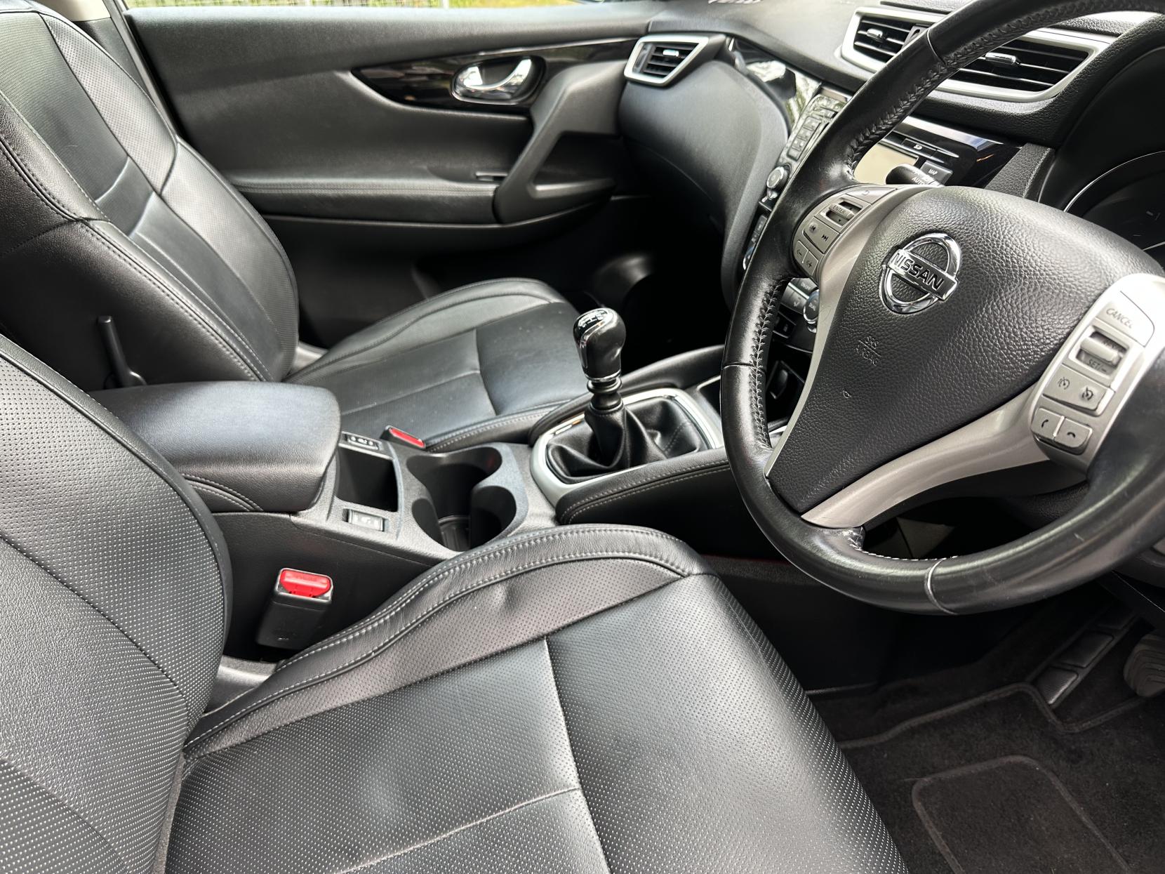 Nissan Qashqai 1.5 dCi Tekna SUV 5dr Diesel Manual 2WD Euro 6 (s/s) (110 ps)