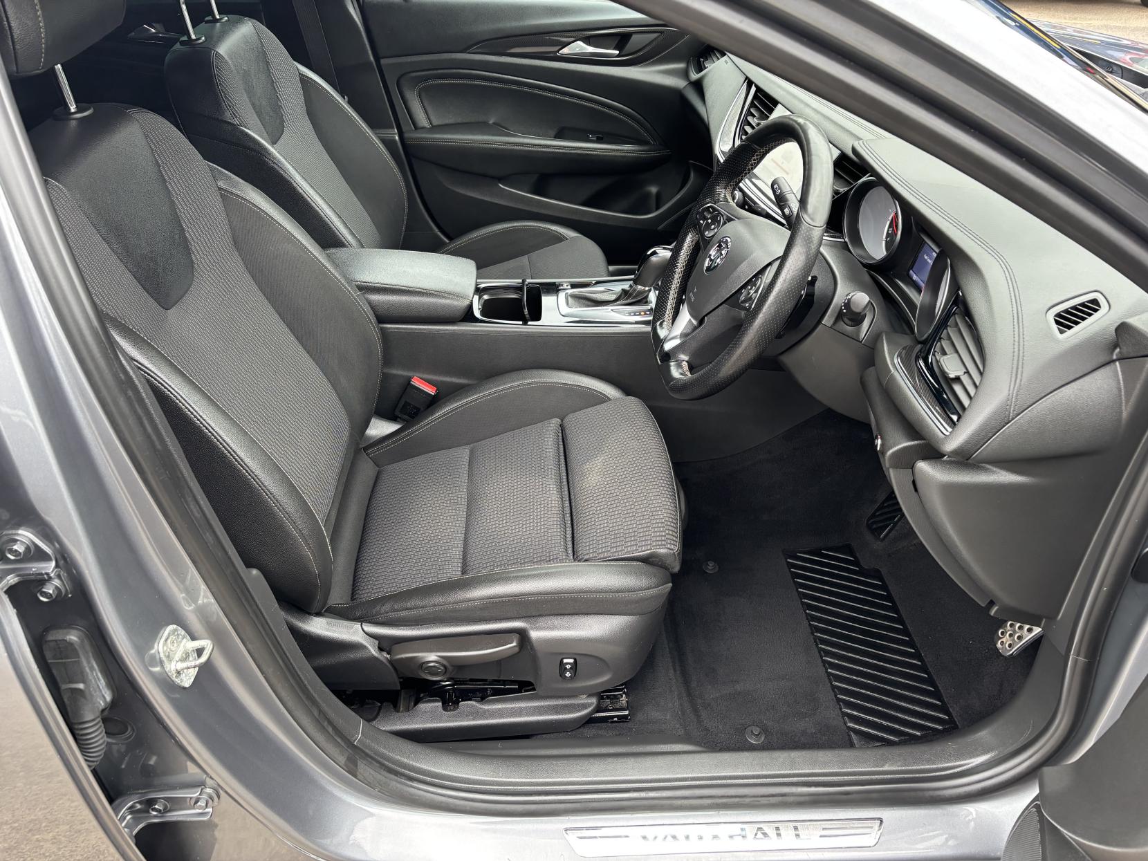 Vauxhall Insignia 2.0 Turbo D BlueInjection SRi VX Line Nav Sports Tourer 5dr Diesel Auto Euro 6 (s/s) (170 ps)