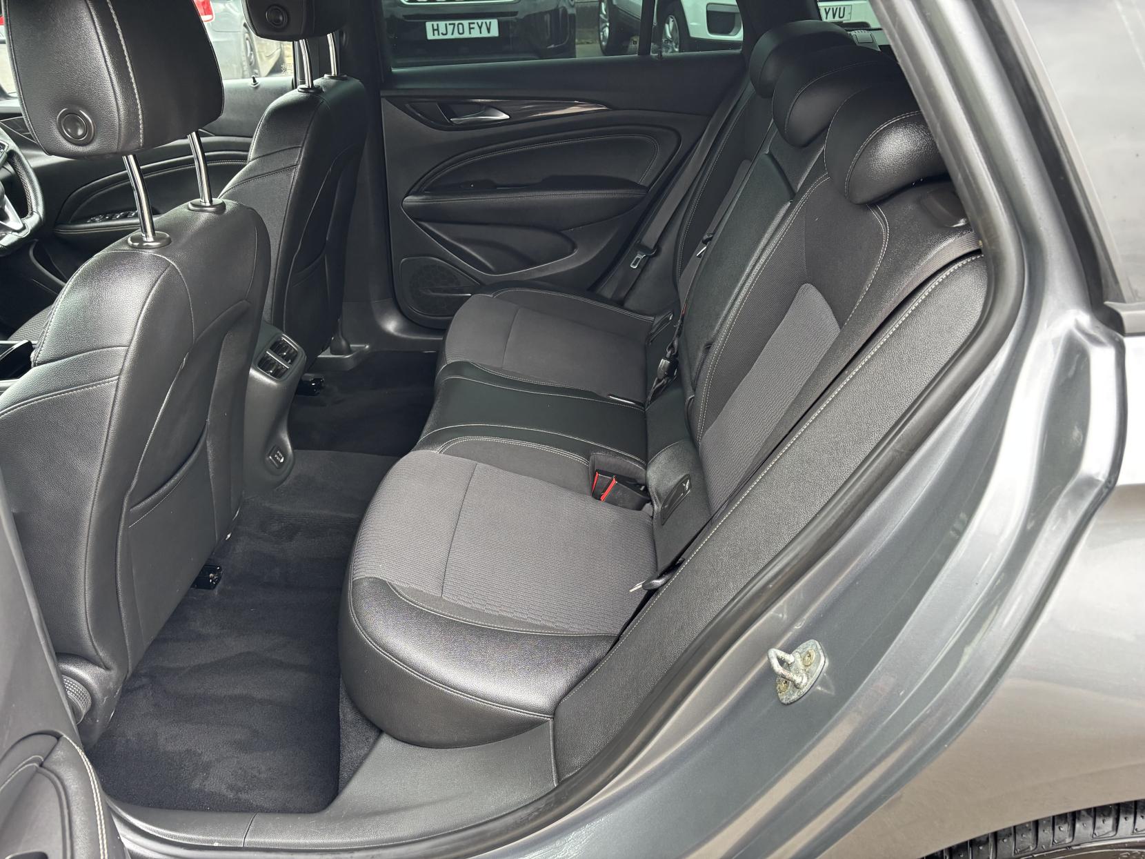 Vauxhall Insignia 2.0 Turbo D BlueInjection SRi VX Line Nav Sports Tourer 5dr Diesel Auto Euro 6 (s/s) (170 ps)