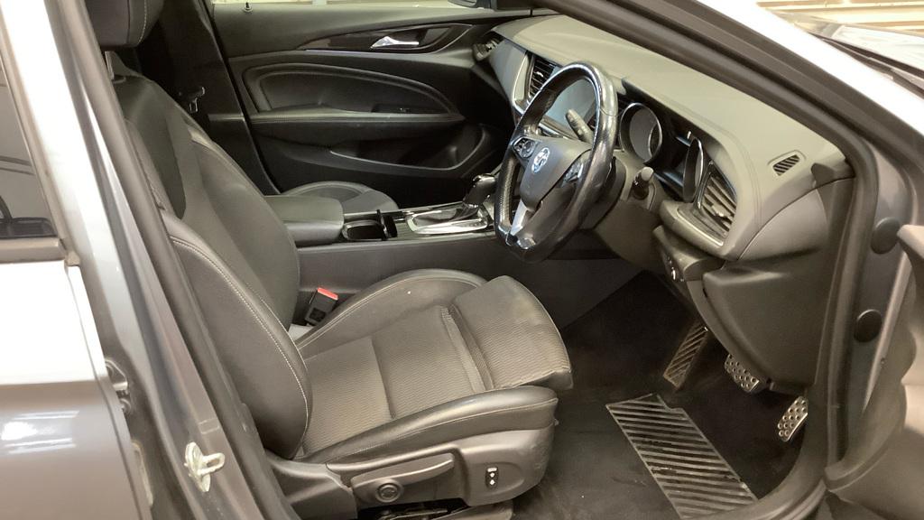 Vauxhall Insignia 2.0 Turbo D BlueInjection SRi VX Line Nav Sports Tourer 5dr Diesel Auto Euro 6 (s/s) (170 ps)