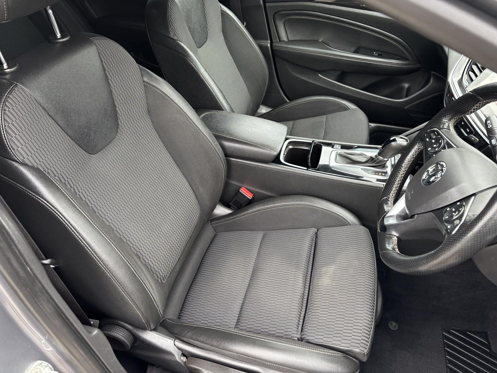 Vauxhall Insignia 2.0 Turbo D BlueInjection SRi VX Line Nav Sports Tourer 5dr Diesel Auto Euro 6 (s/s) (170 ps)