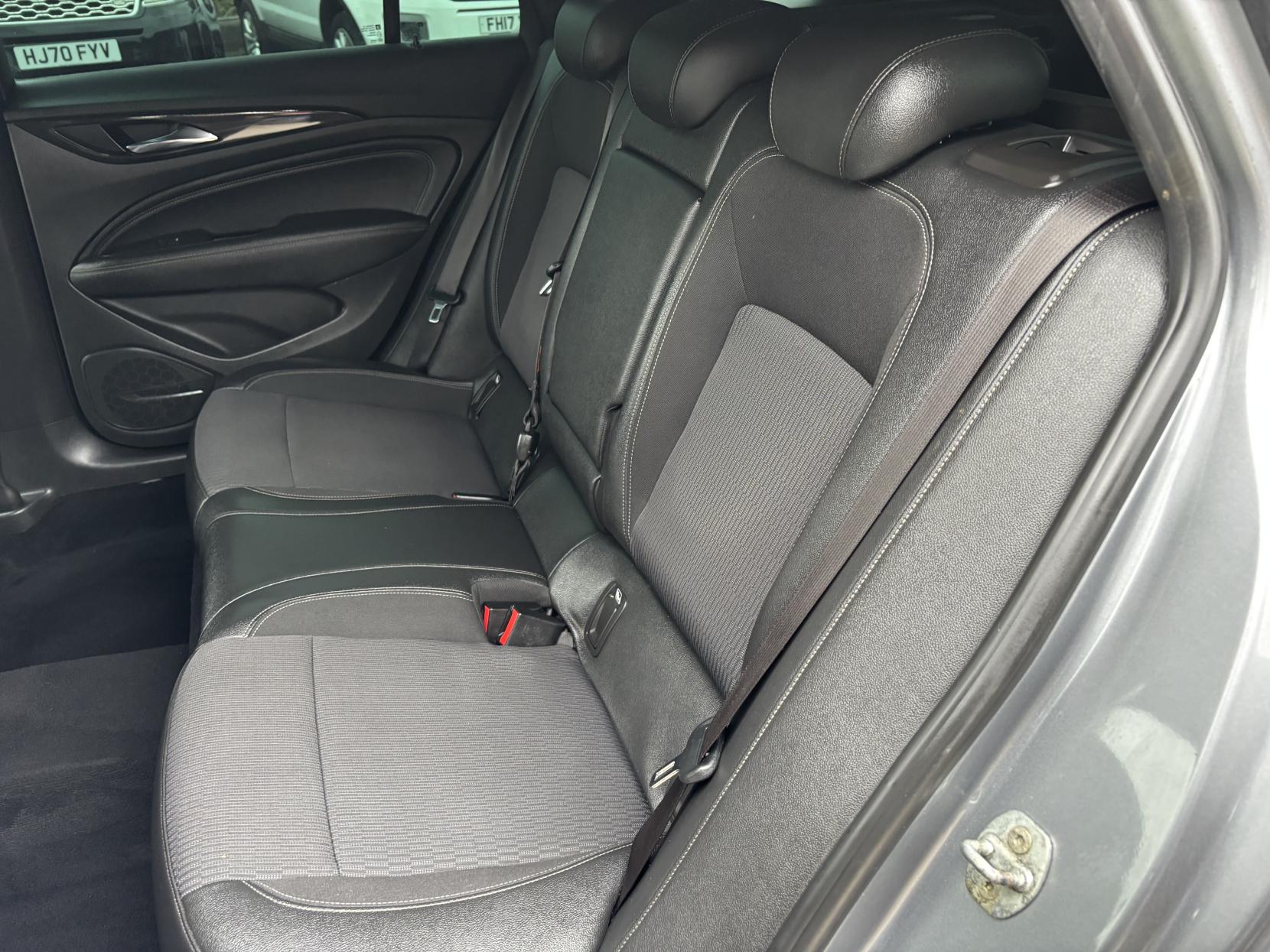 Vauxhall Insignia 2.0 Turbo D BlueInjection SRi VX Line Nav Sports Tourer 5dr Diesel Auto Euro 6 (s/s) (170 ps)