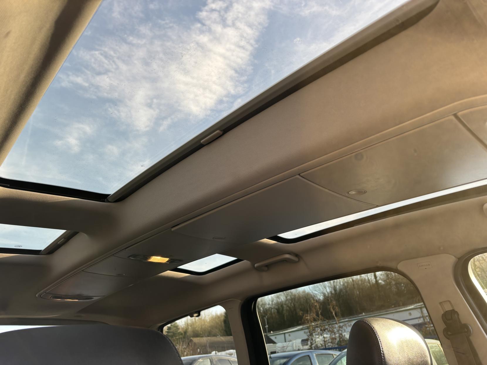 Ford Galaxy 2.0 TDCi Titanium X MPV 5dr Diesel Powershift Euro 5 (163 ps)