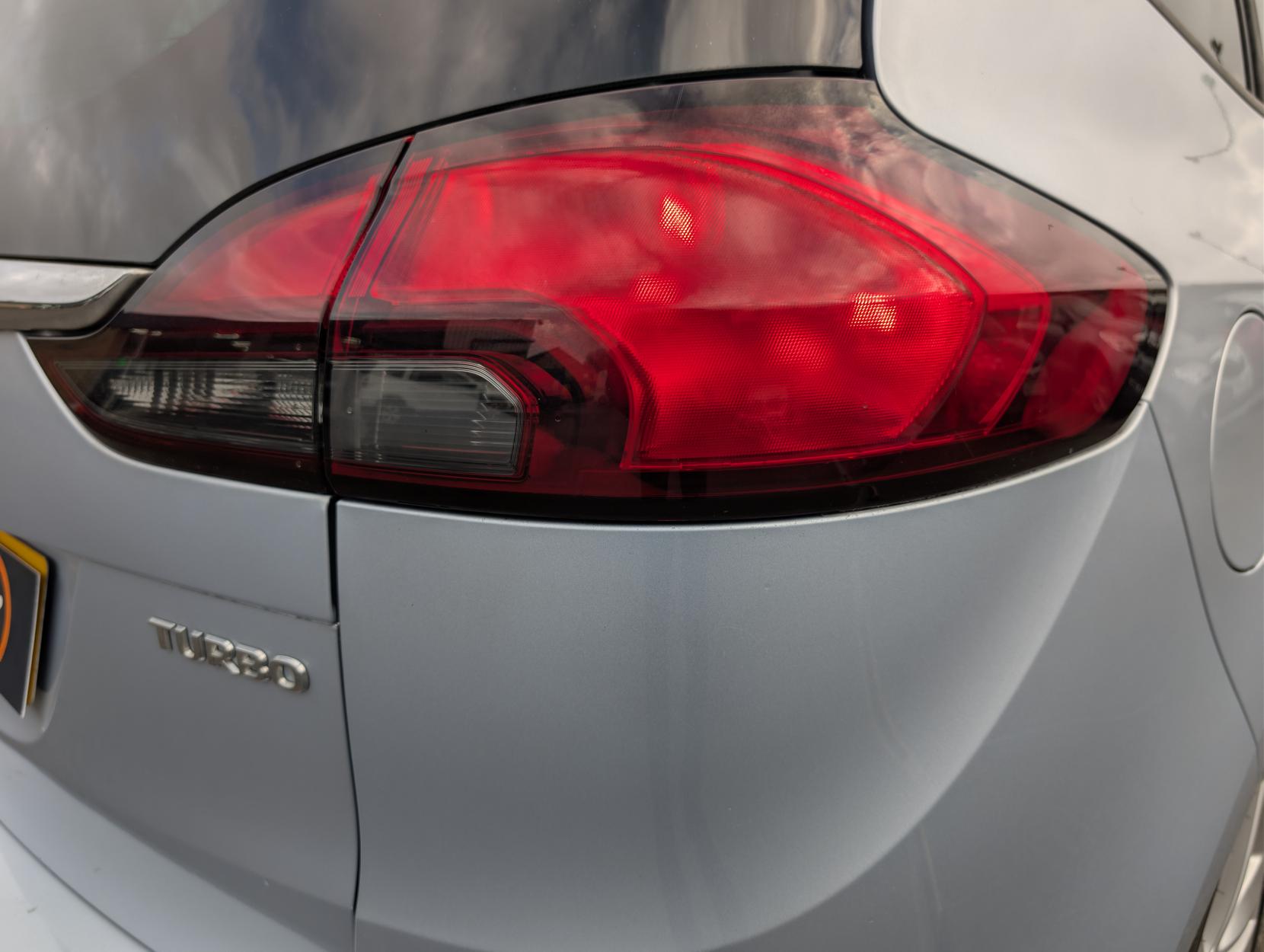 Vauxhall Zafira Tourer 1.4i Turbo SRi MPV 5dr Petrol Manual Euro 6 (140 ps)