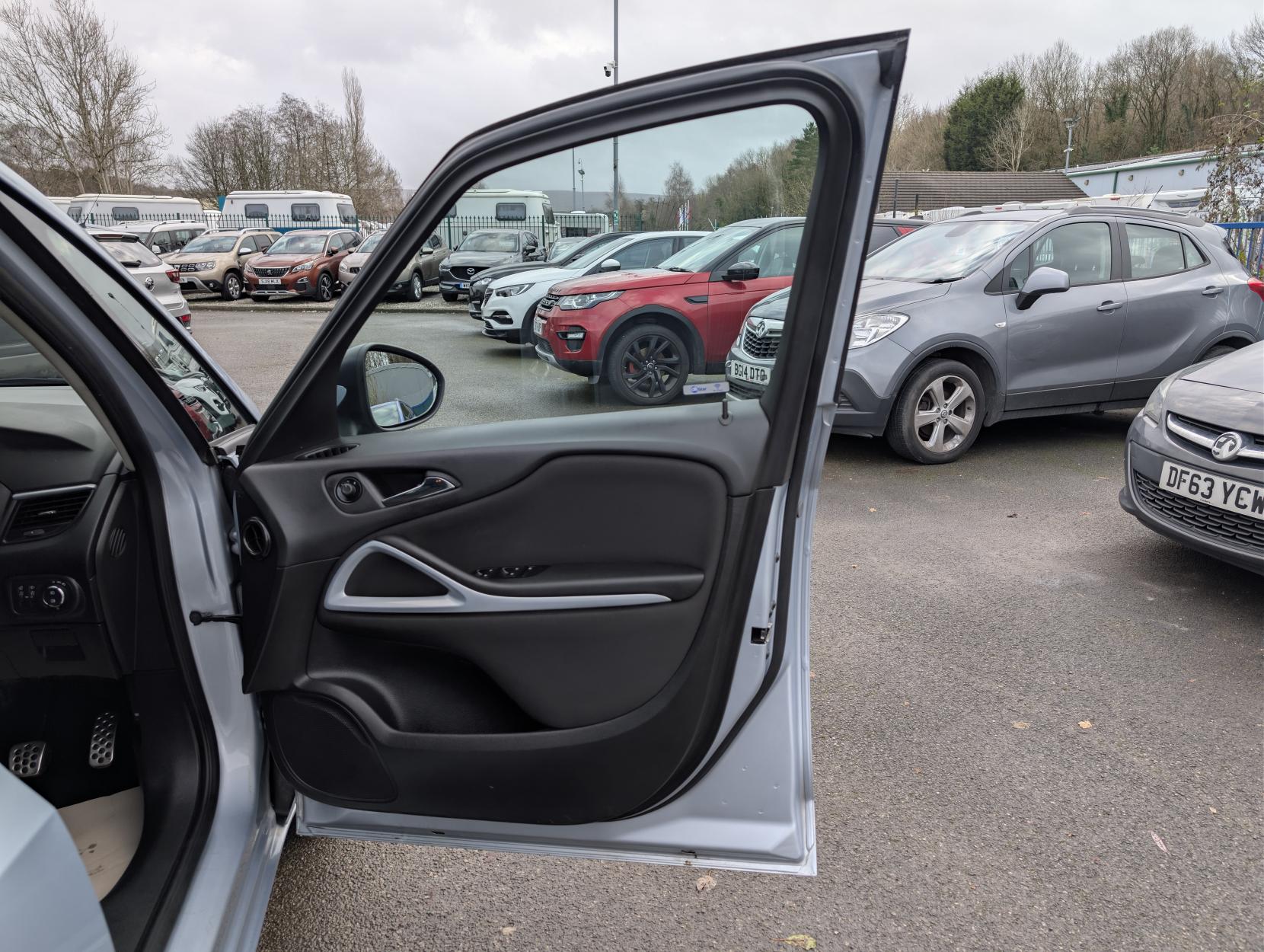 Vauxhall Zafira Tourer 1.4i Turbo SRi MPV 5dr Petrol Manual Euro 6 (140 ps)