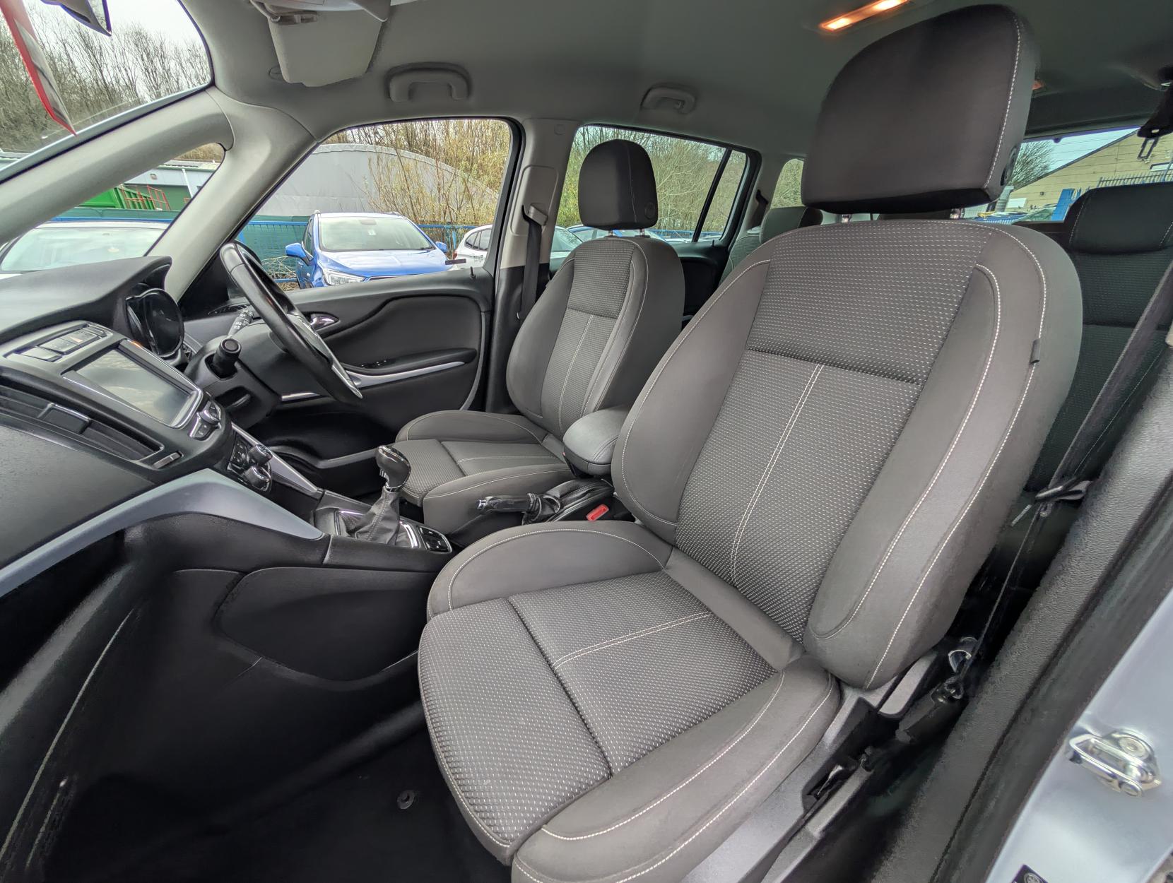 Vauxhall Zafira Tourer 1.4i Turbo SRi MPV 5dr Petrol Manual Euro 6 (140 ps)