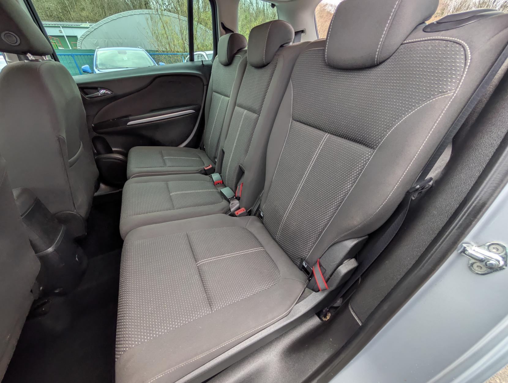 Vauxhall Zafira Tourer 1.4i Turbo SRi MPV 5dr Petrol Manual Euro 6 (140 ps)