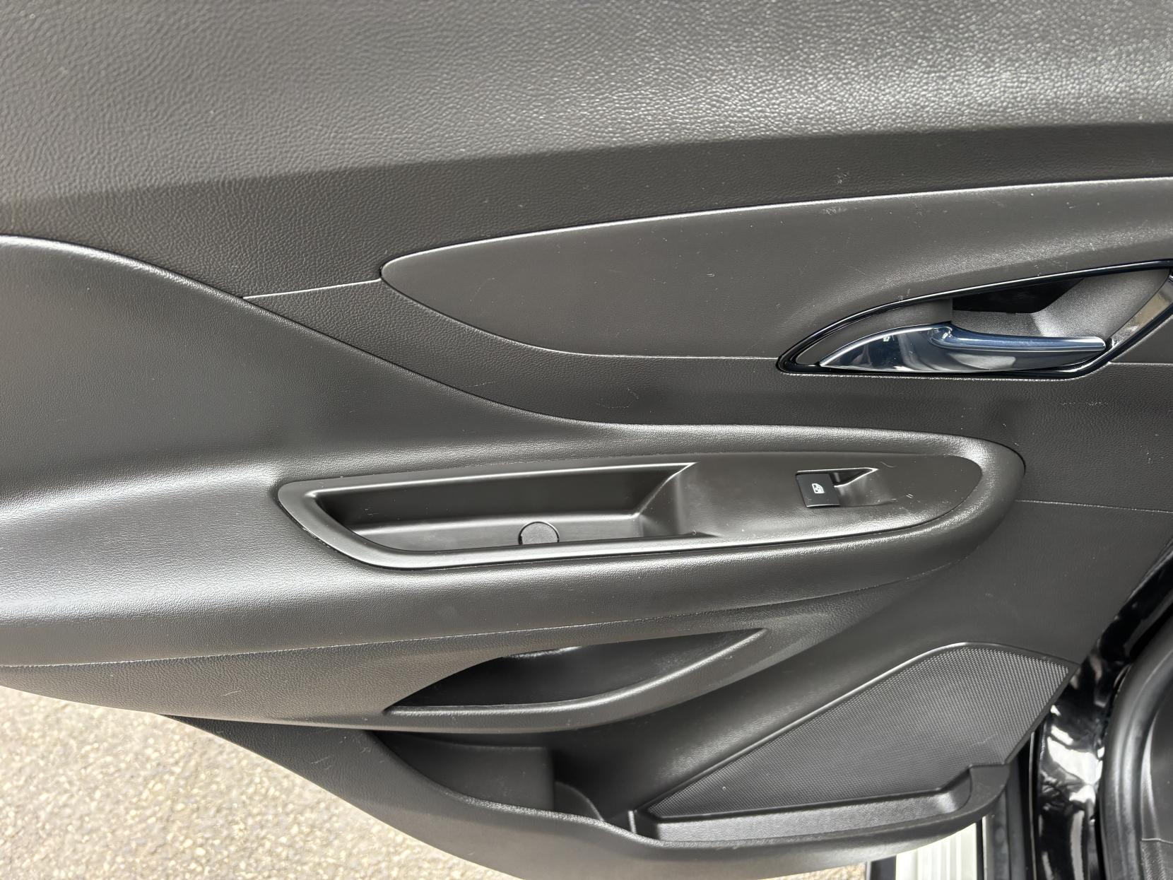 Vauxhall Mokka X 1.6 CDTi Elite Nav SUV 5dr Diesel Manual 4WD Euro 6 (s/s) (136 ps)