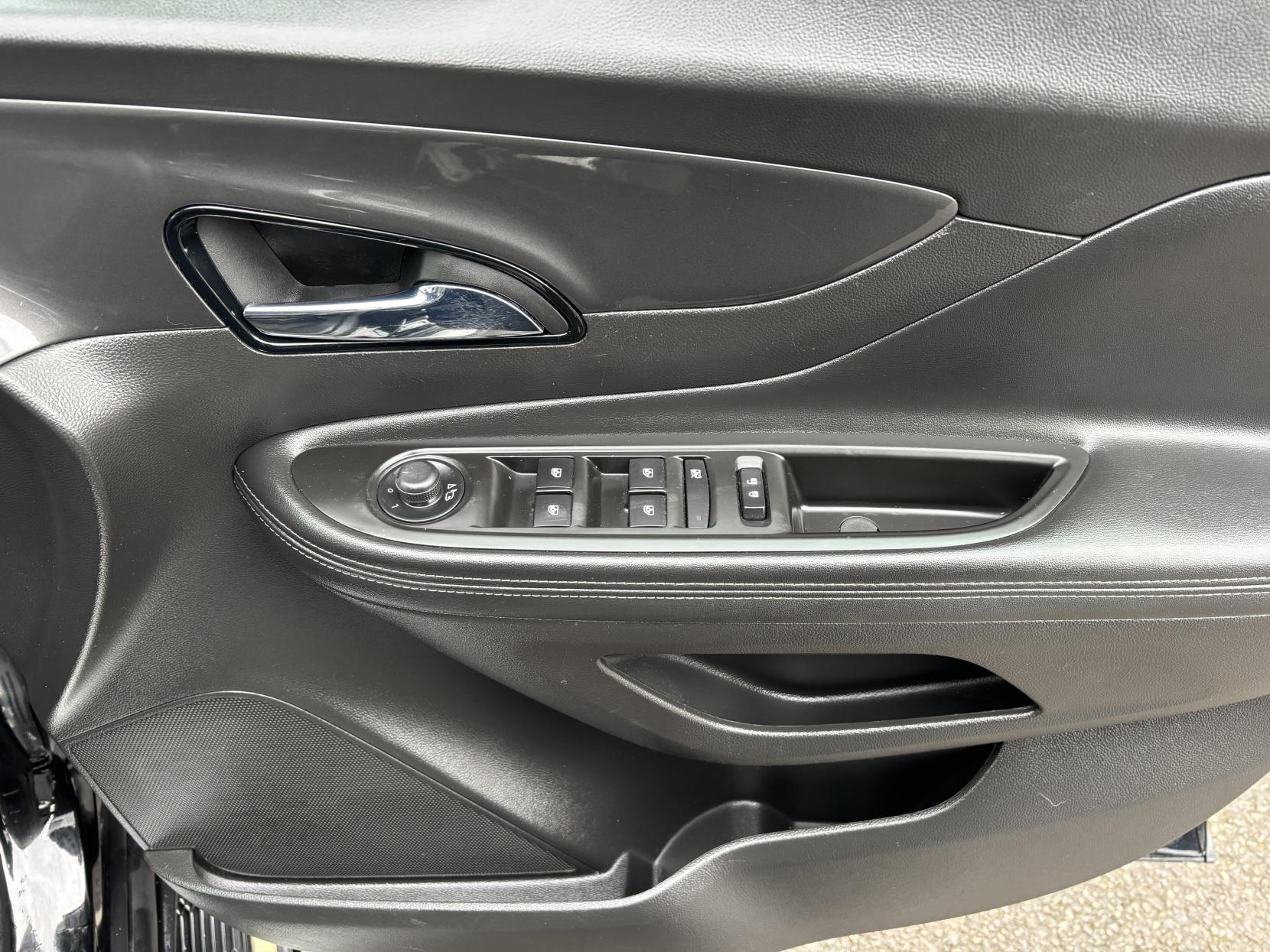 Vauxhall Mokka X 1.6 CDTi Elite Nav SUV 5dr Diesel Manual 4WD Euro 6 (s/s) (136 ps)